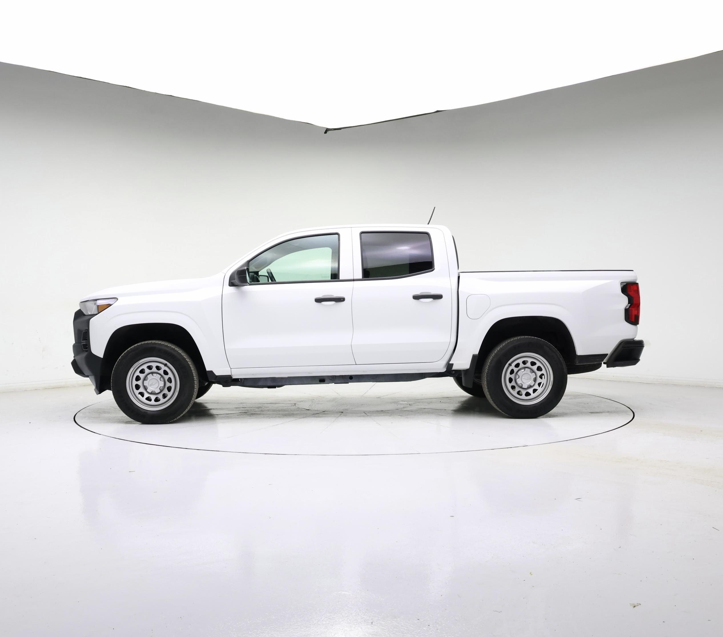 Thumbnail: 2023 Chevrolet Colorado - 3