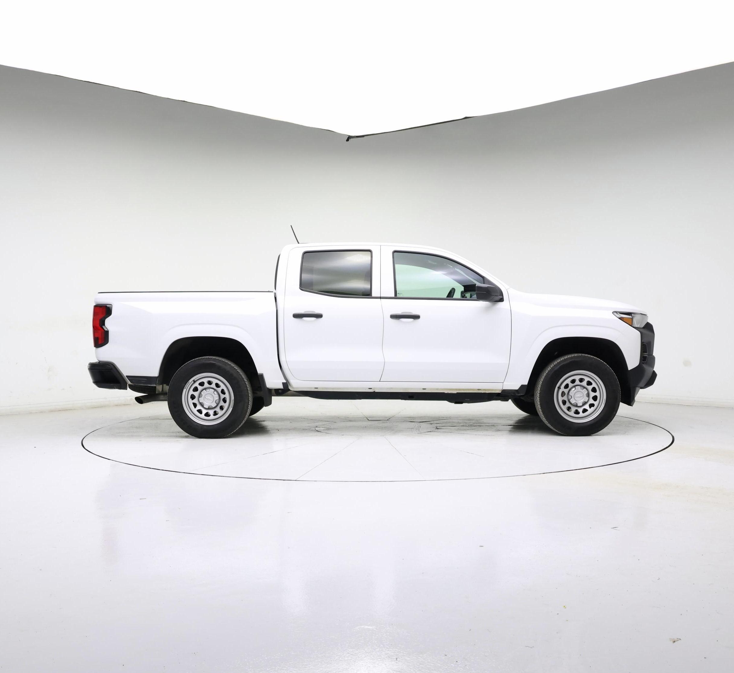 Thumbnail: 2023 Chevrolet Colorado - 7