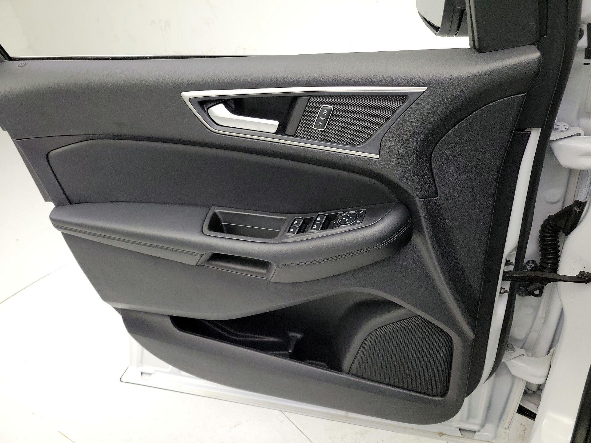 Thumbnail: 2021 Ford Edge - 12