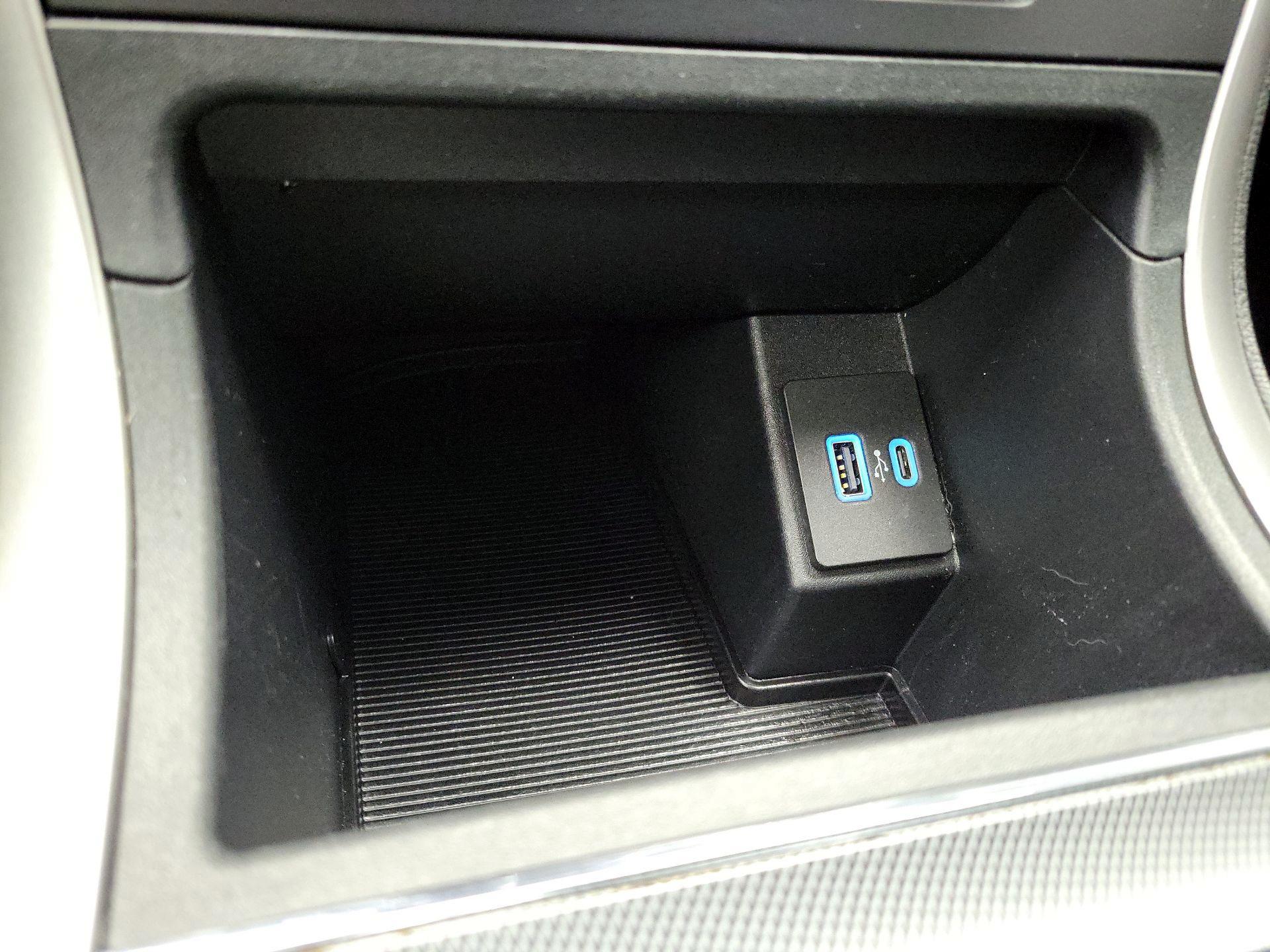 Thumbnail: 2021 Ford Edge - 18