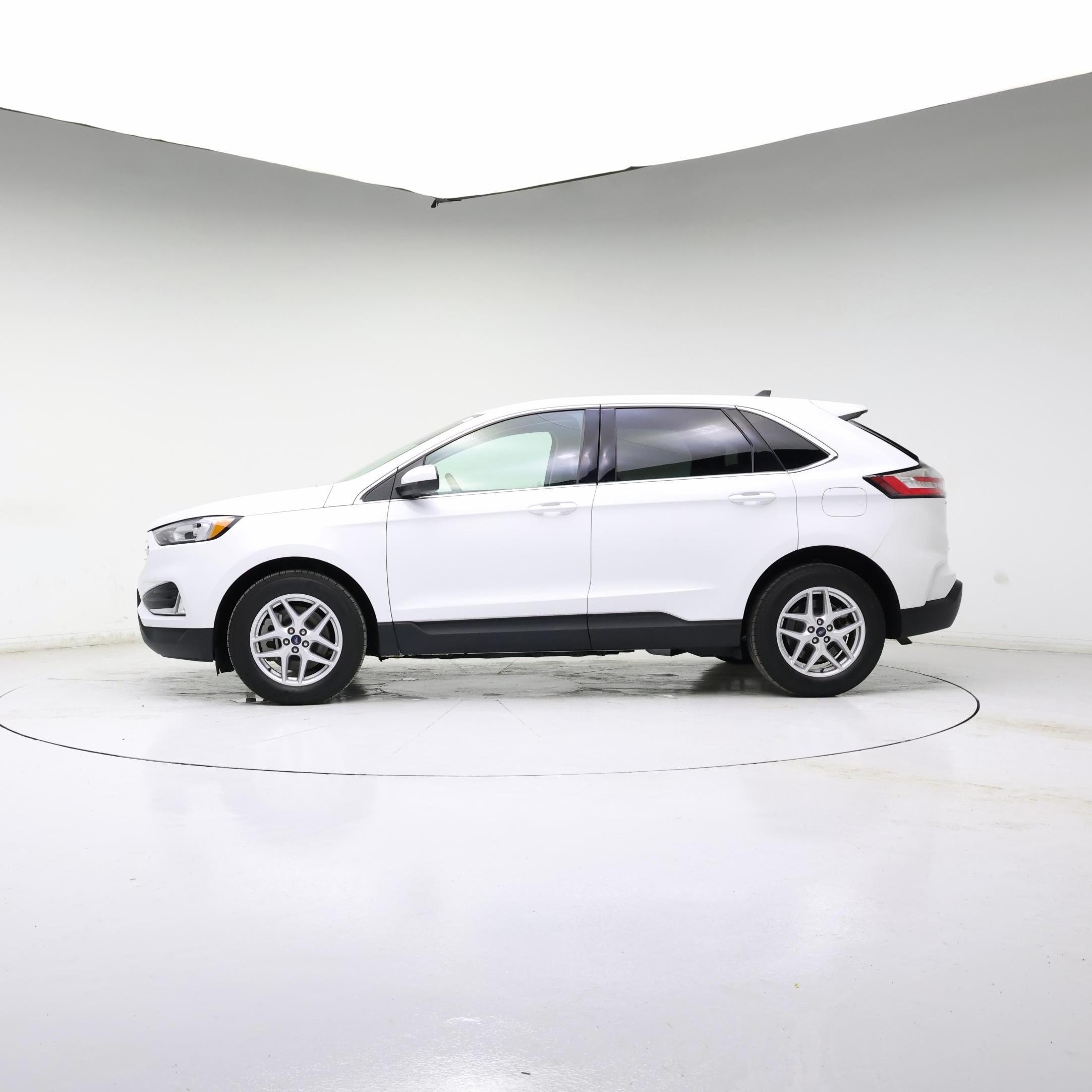Thumbnail: 2021 Ford Edge - 3