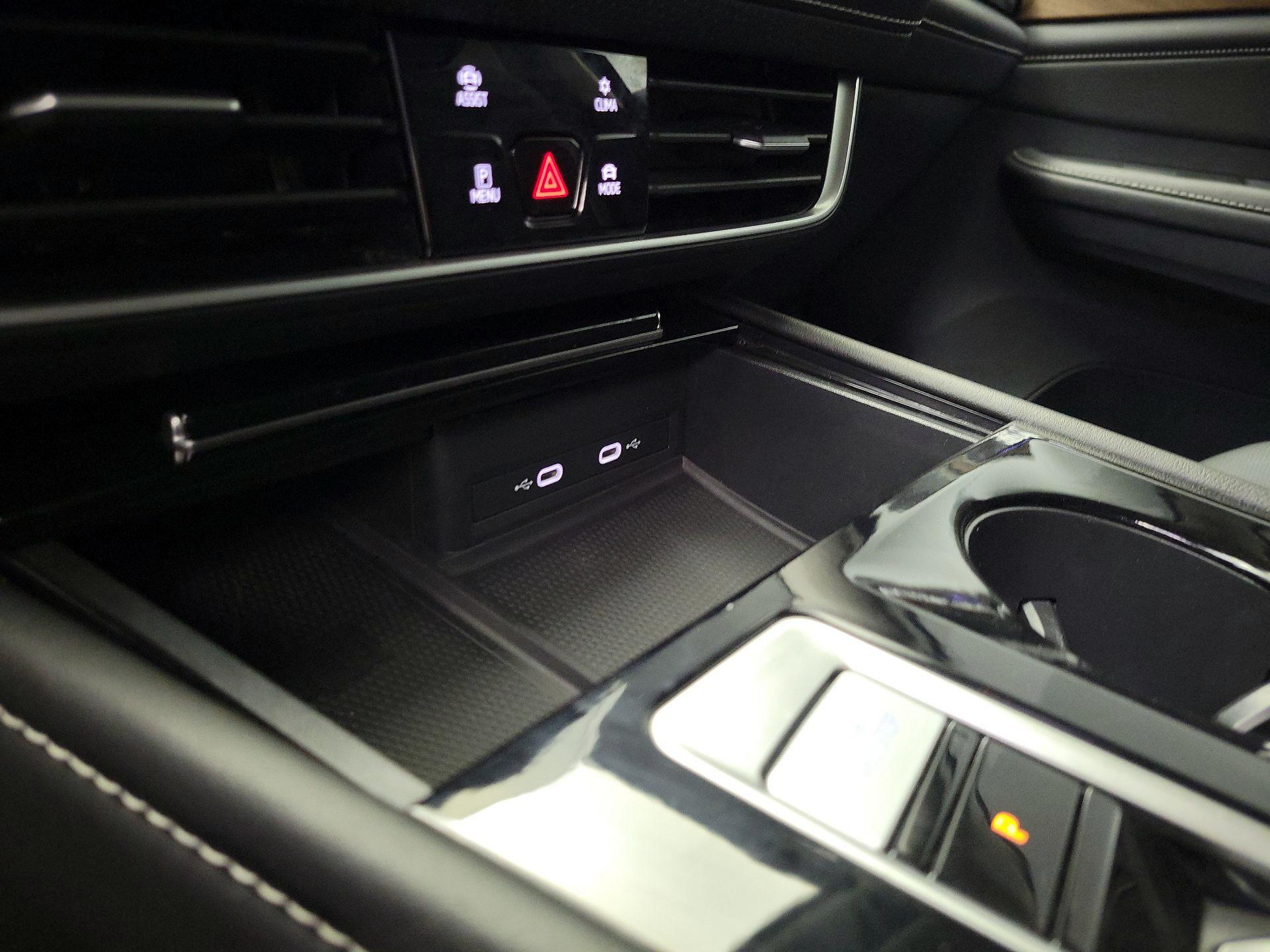 Thumbnail: 2024 Volkswagen Atlas - 18