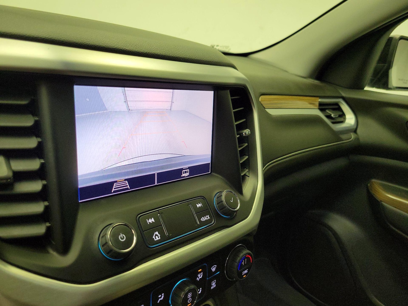 2023 GMC Acadia SLE - Photo 15