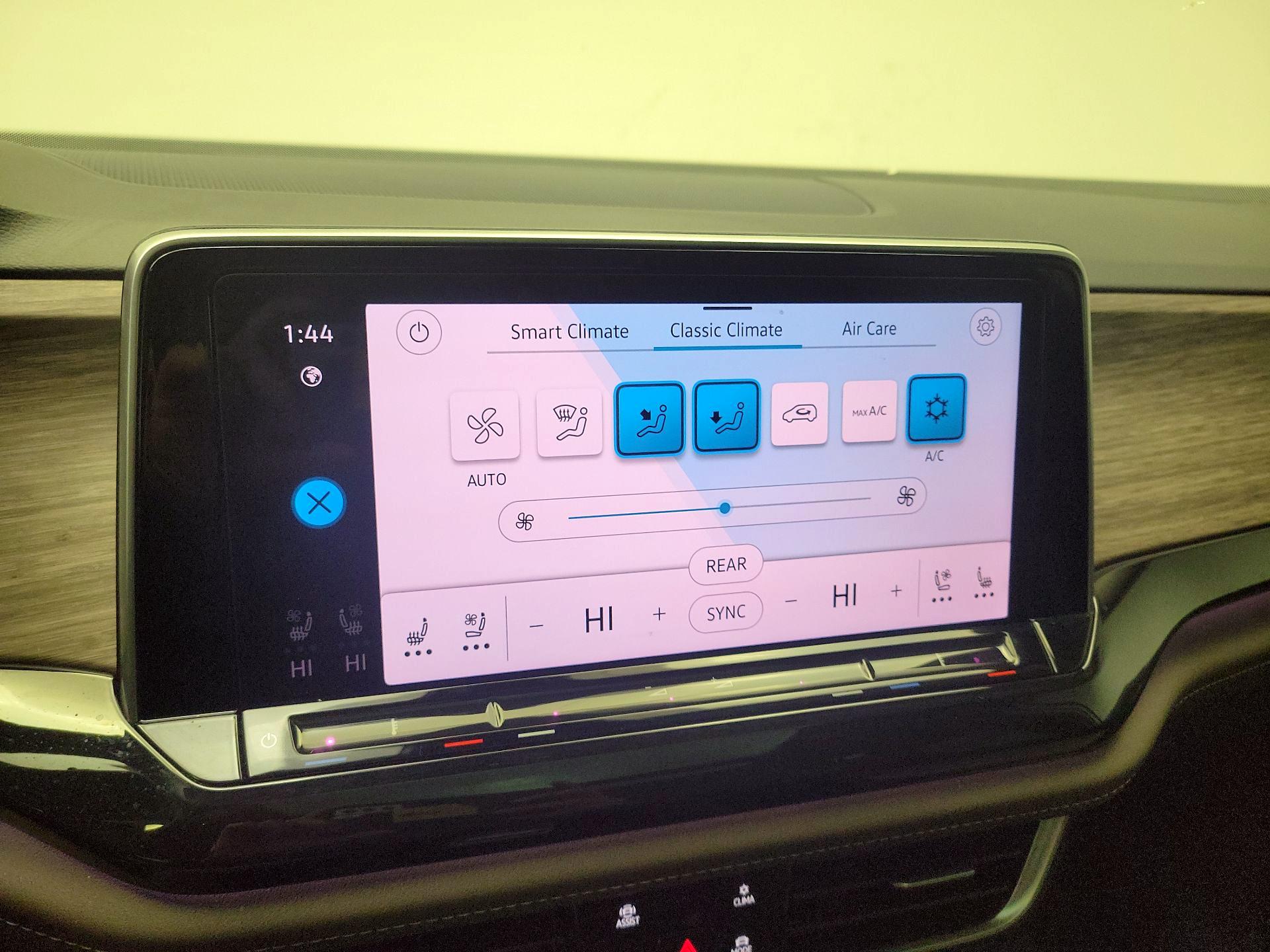 Thumbnail: 2025 Volkswagen Atlas - 17