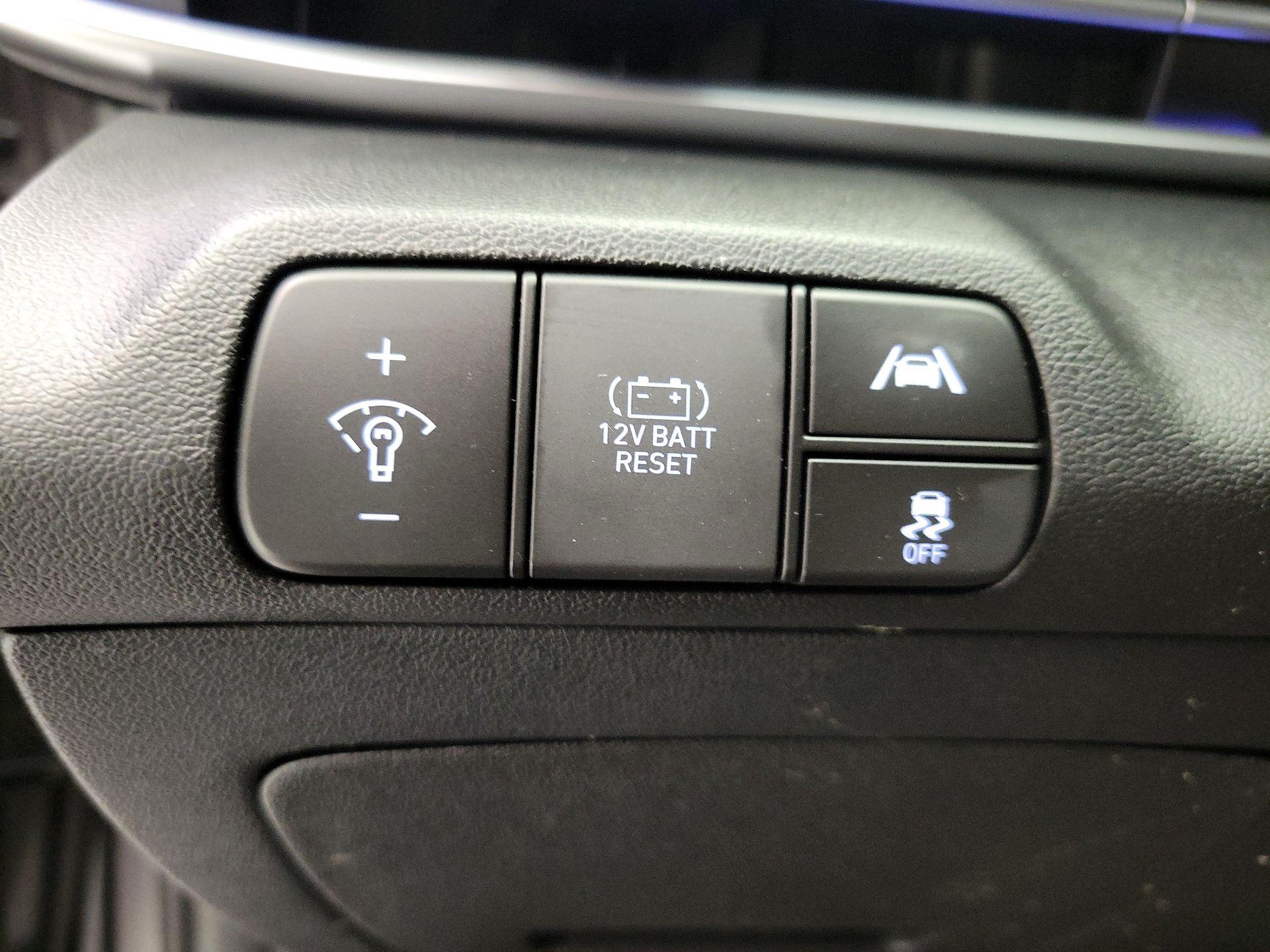 Thumbnail: 2023 Hyundai Elantra - 13