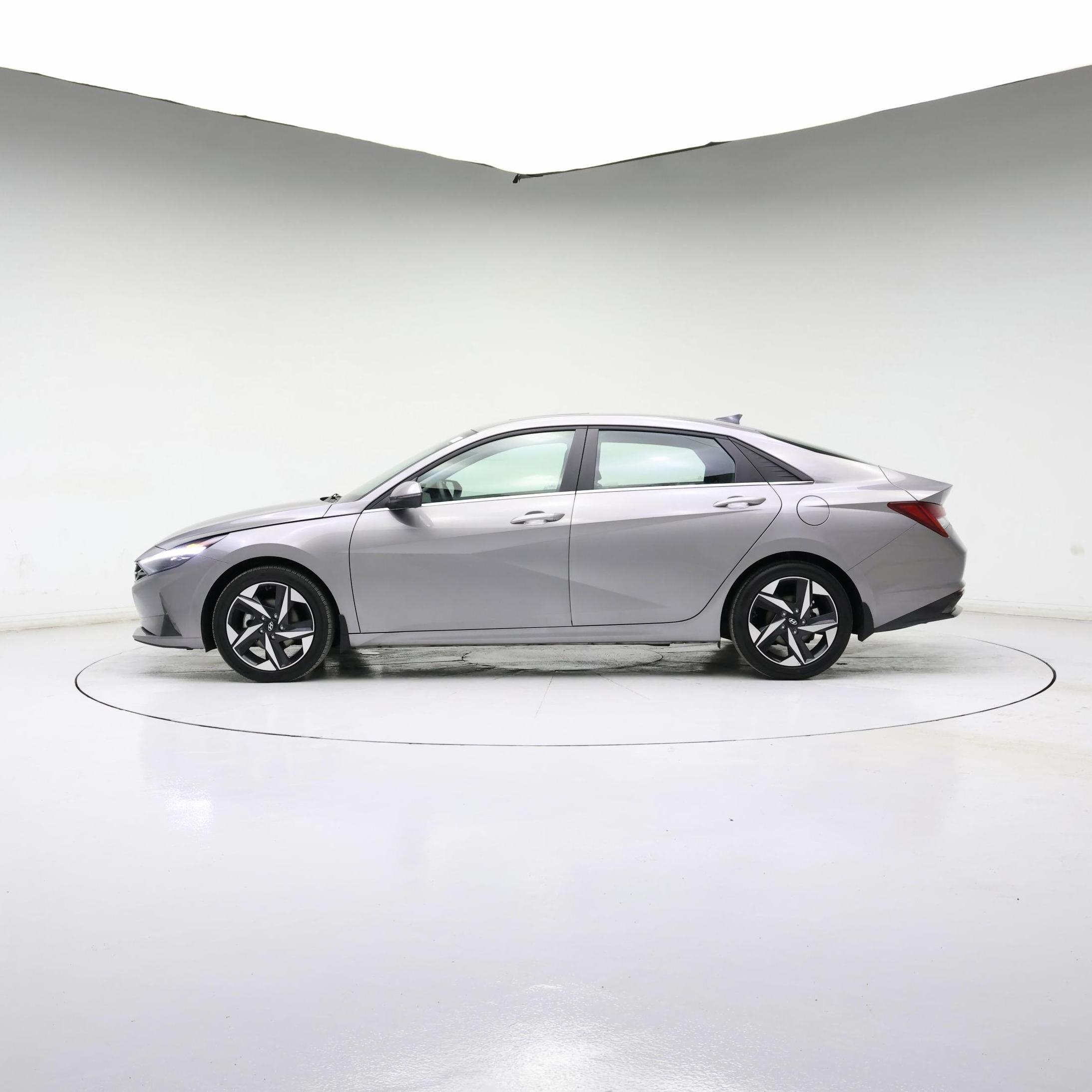 Thumbnail: 2023 Hyundai Elantra - 3