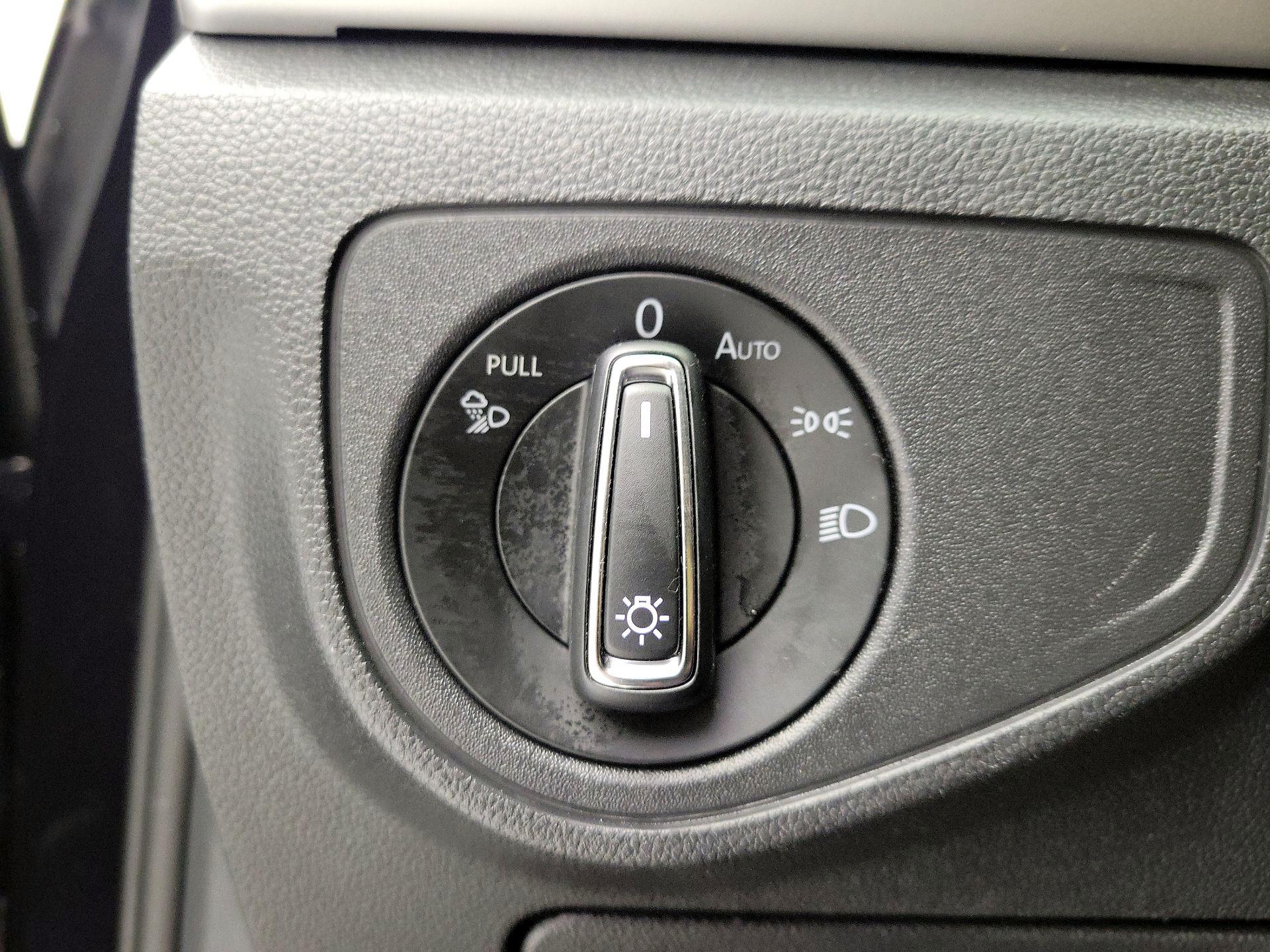 Thumbnail: 2021 Volkswagen Atlas - 13