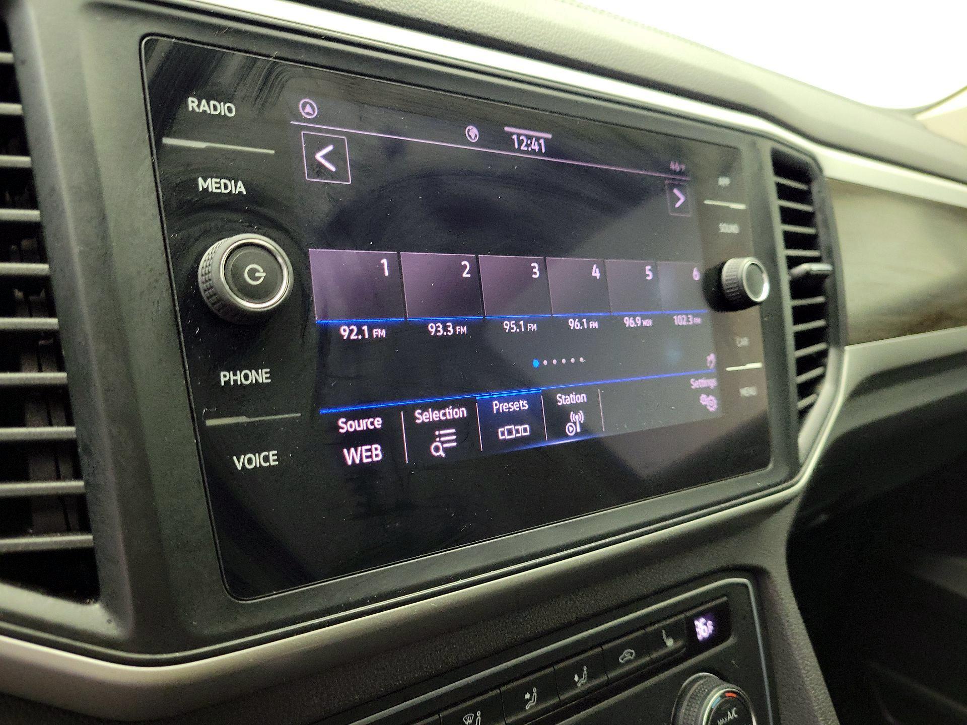 Thumbnail: 2021 Volkswagen Atlas - 15