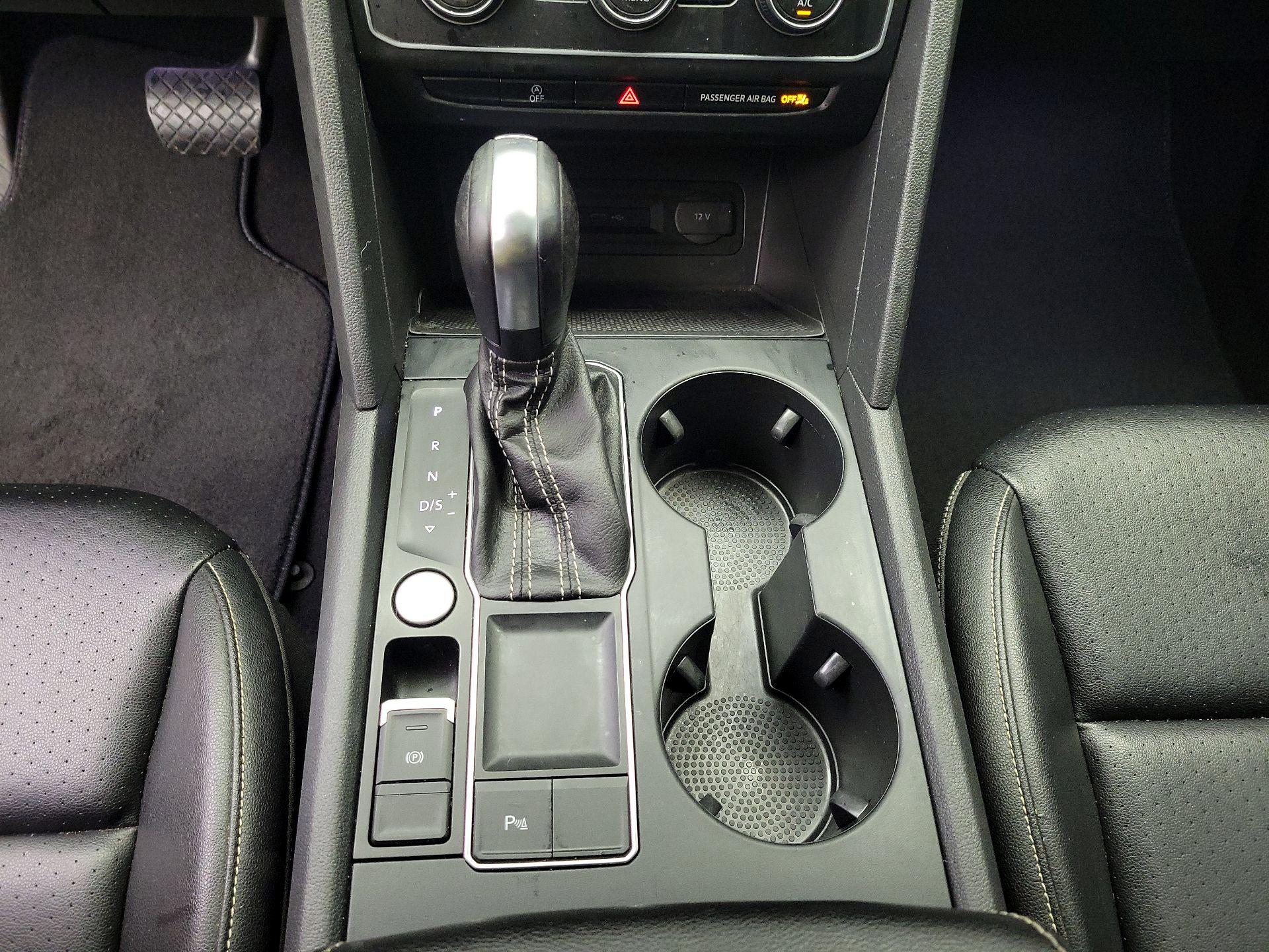 Thumbnail: 2021 Volkswagen Atlas - 17