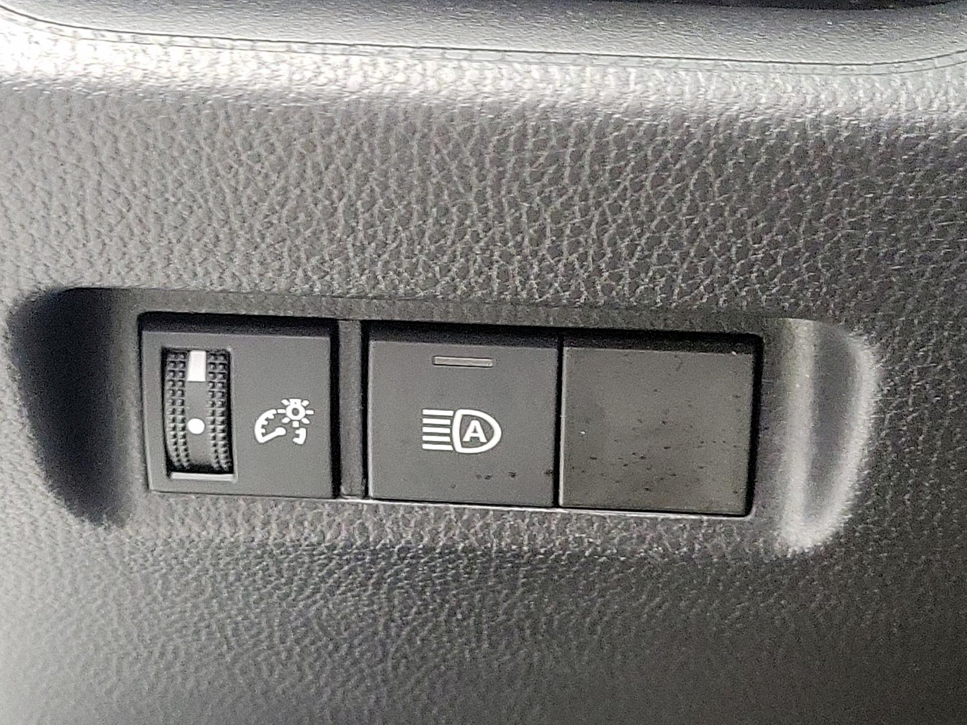 Thumbnail: 2025 Toyota RAV4 - 13