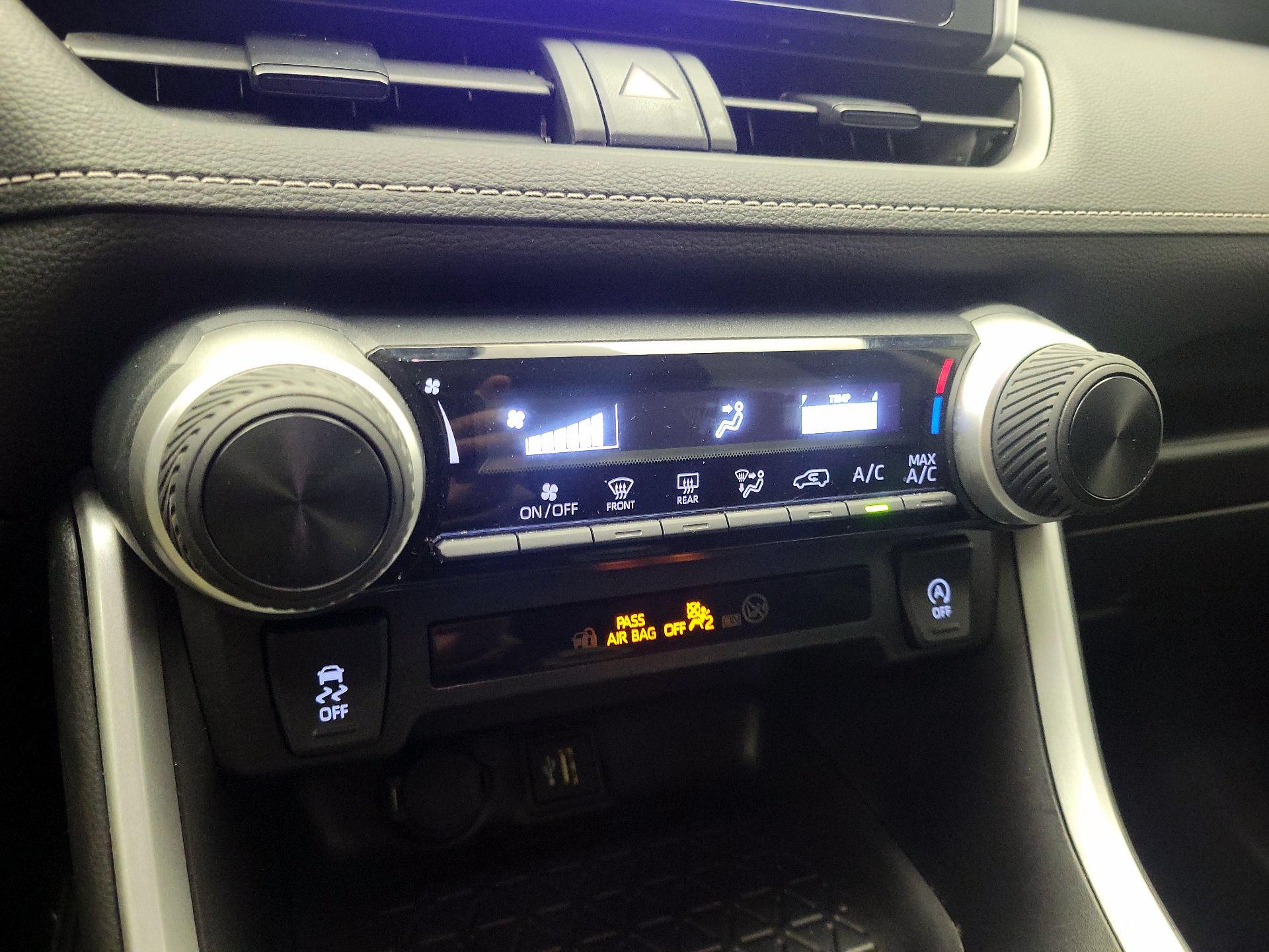 Thumbnail: 2025 Toyota RAV4 - 16