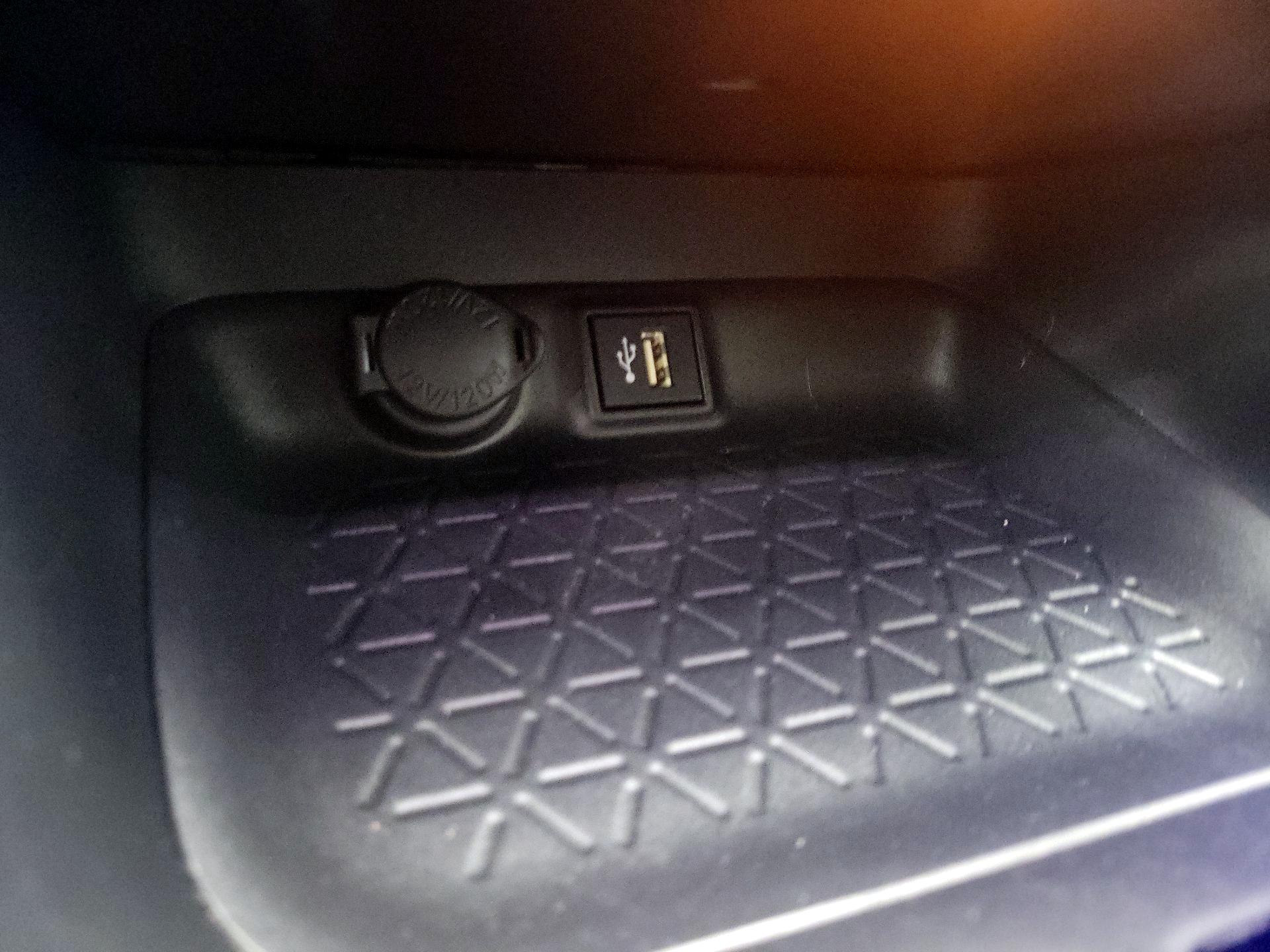 Thumbnail: 2025 Toyota RAV4 - 18