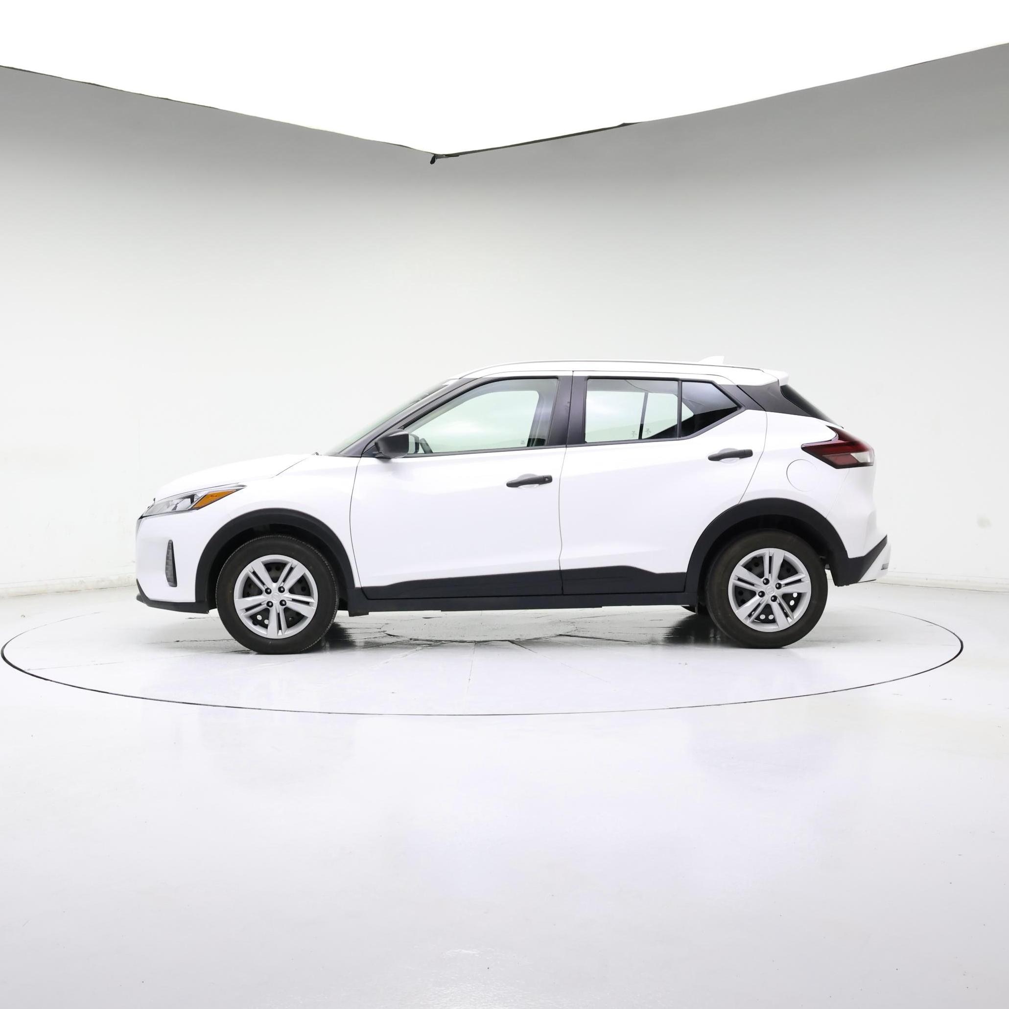 Thumbnail: 2022 Nissan Kicks - 3