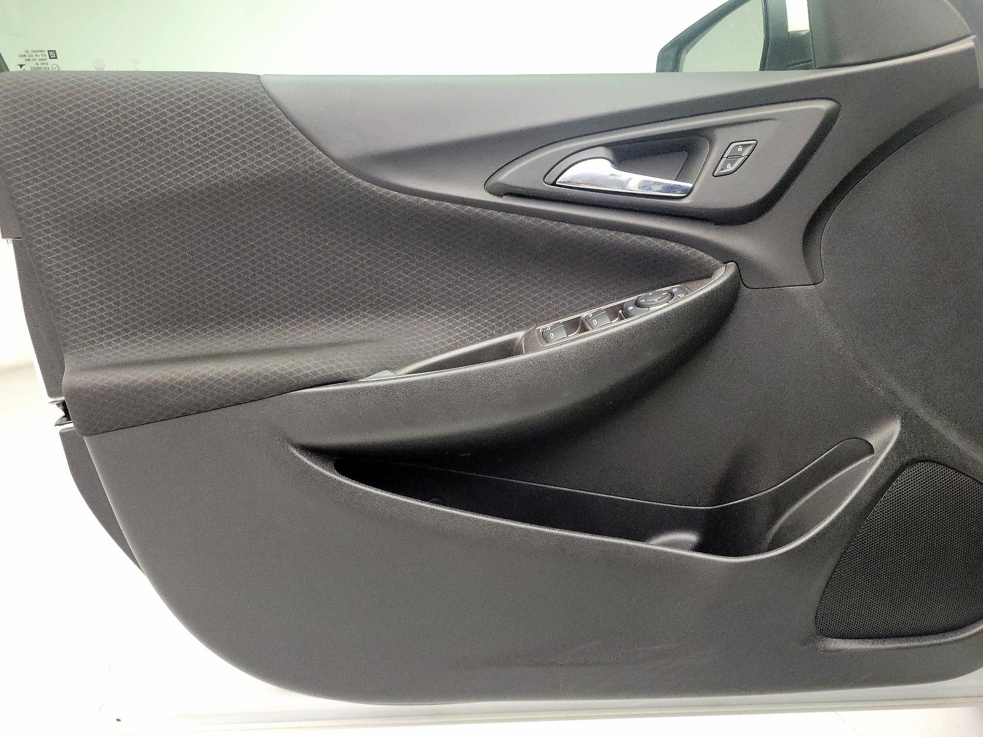 Thumbnail: 2023 Chevrolet Malibu - 12