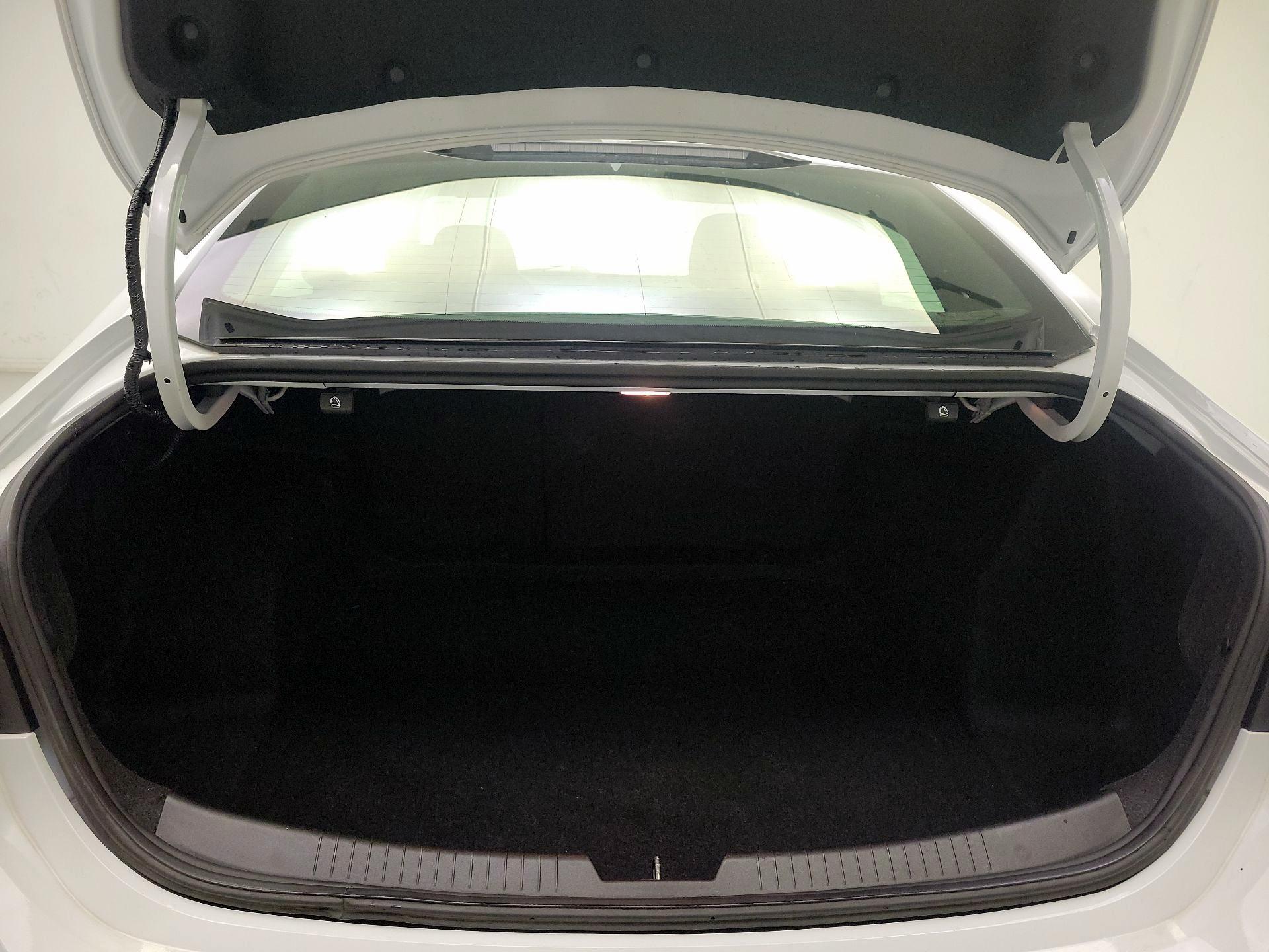 Thumbnail: 2023 Chevrolet Malibu - 20