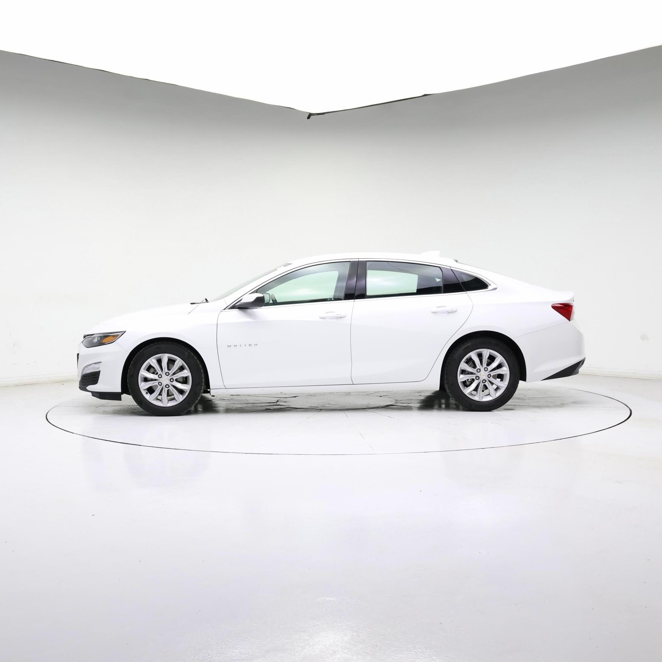 Thumbnail: 2023 Chevrolet Malibu - 3