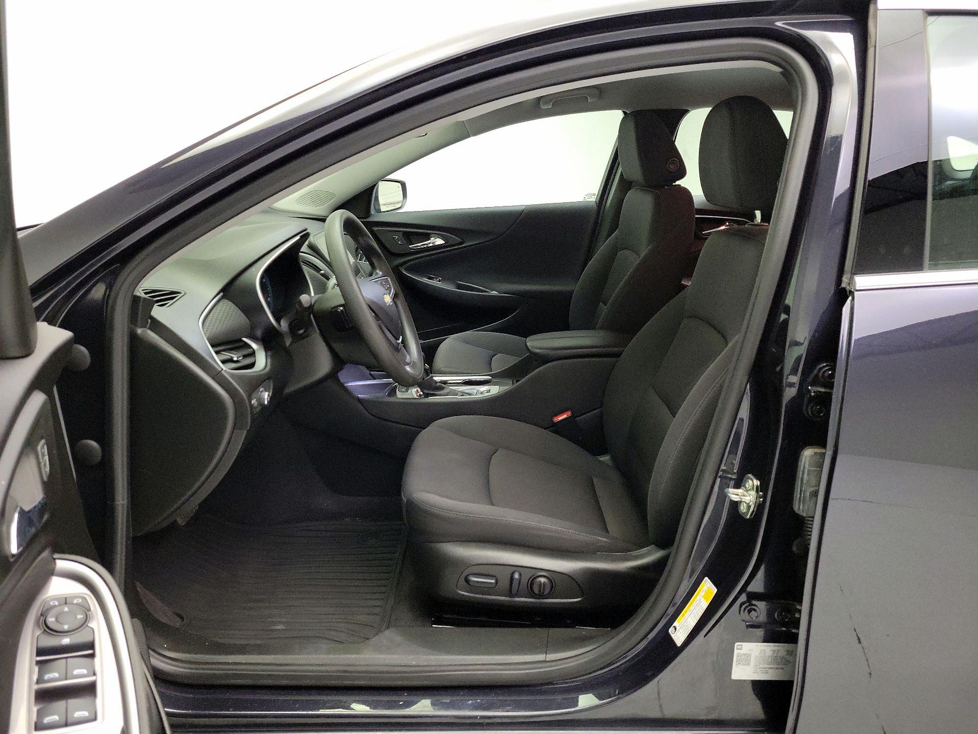 Thumbnail: 2023 Chevrolet Malibu - 11