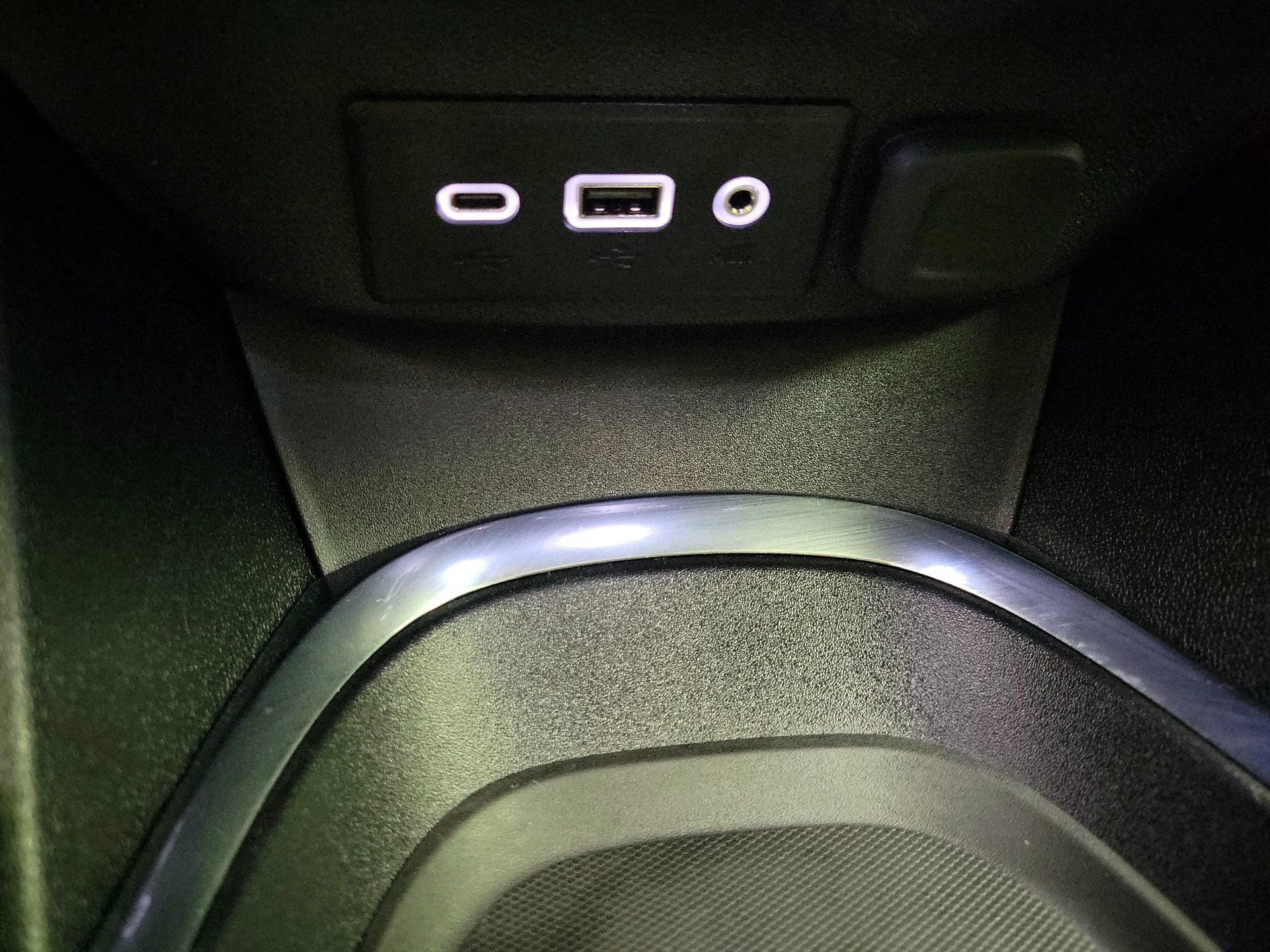 Thumbnail: 2023 Chevrolet Malibu - 18