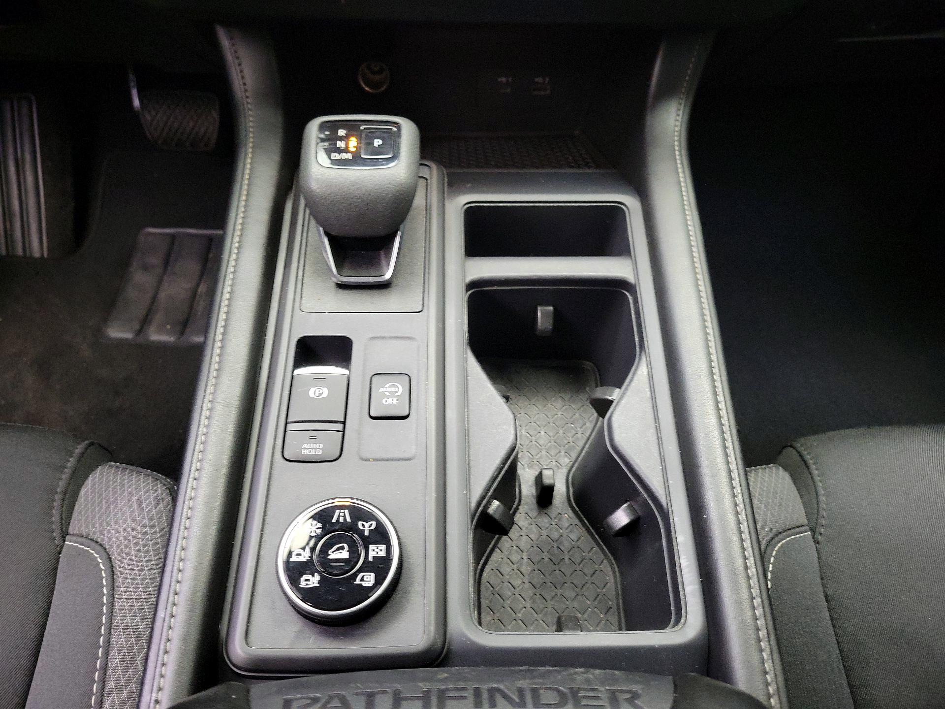 Thumbnail: 2023 Nissan Pathfinder - 16