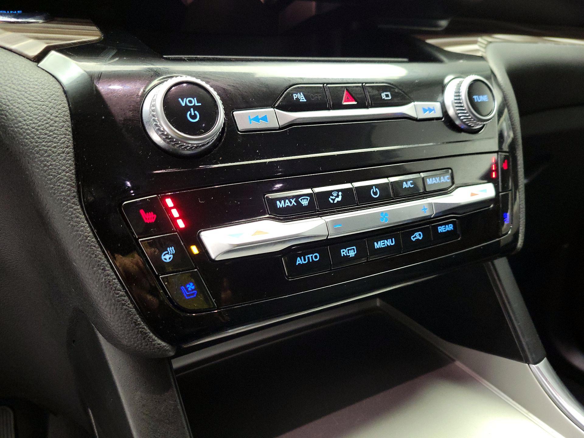 Thumbnail: 2023 Ford Explorer - 15