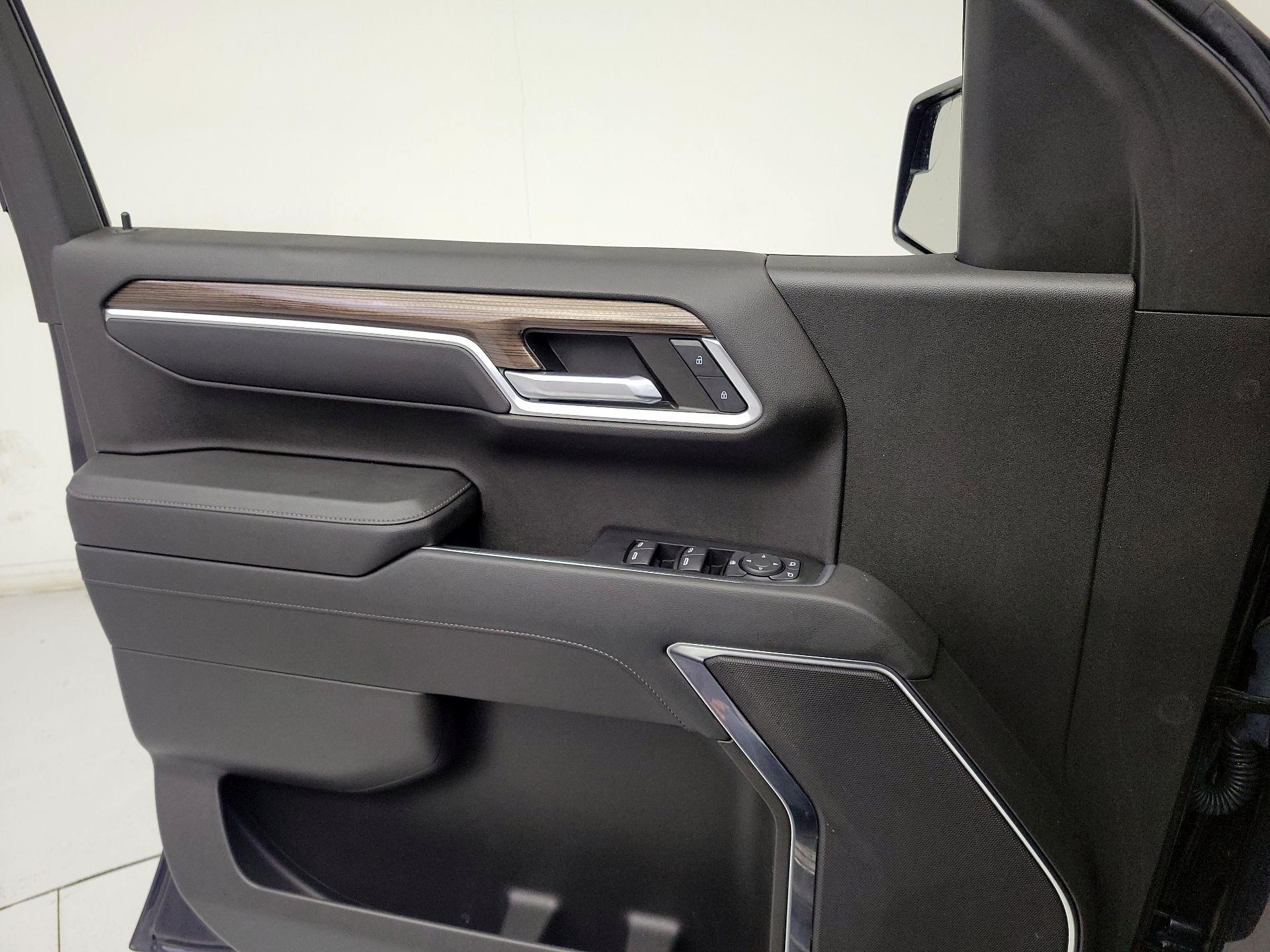 Thumbnail: 2022 Chevrolet Silverado 1500 - 12