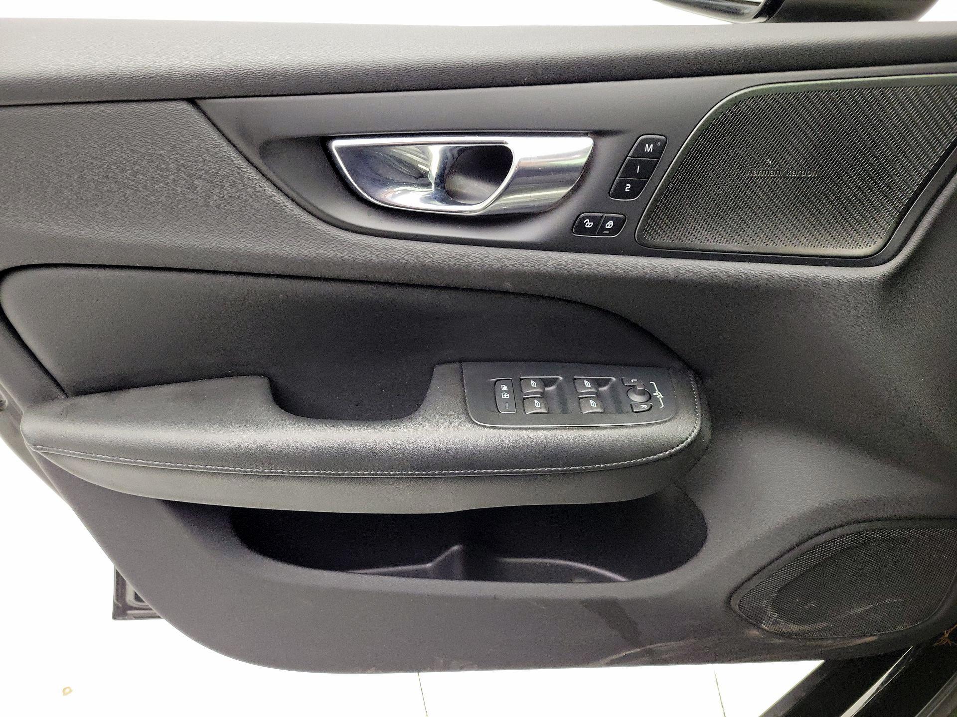 Thumbnail: 2023 Volvo S60 - 12