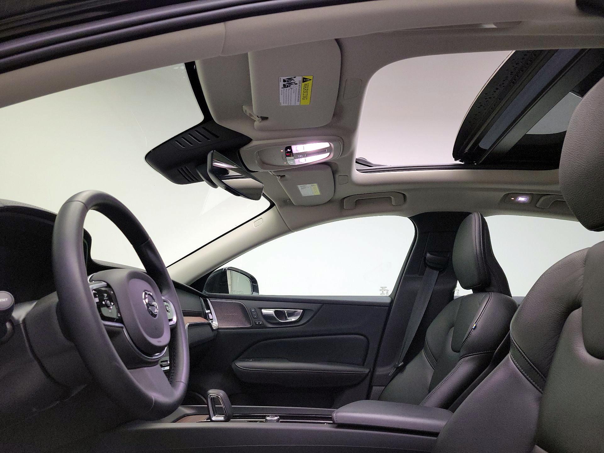 Thumbnail: 2023 Volvo S60 - 18