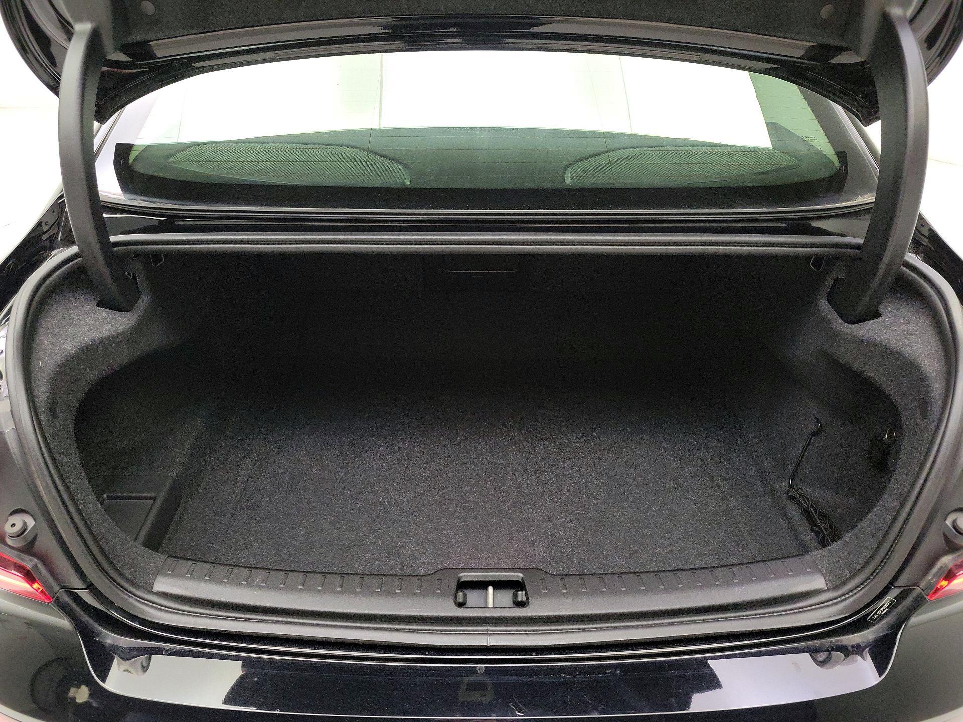 Thumbnail: 2023 Volvo S60 - 20