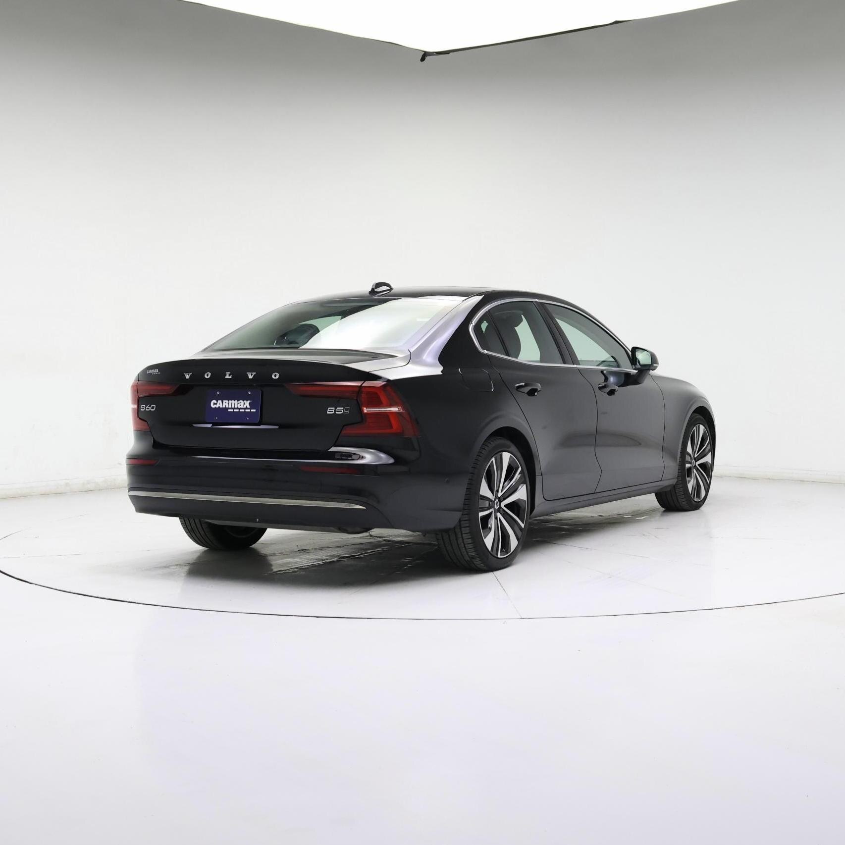 Thumbnail: 2023 Volvo S60 - 8