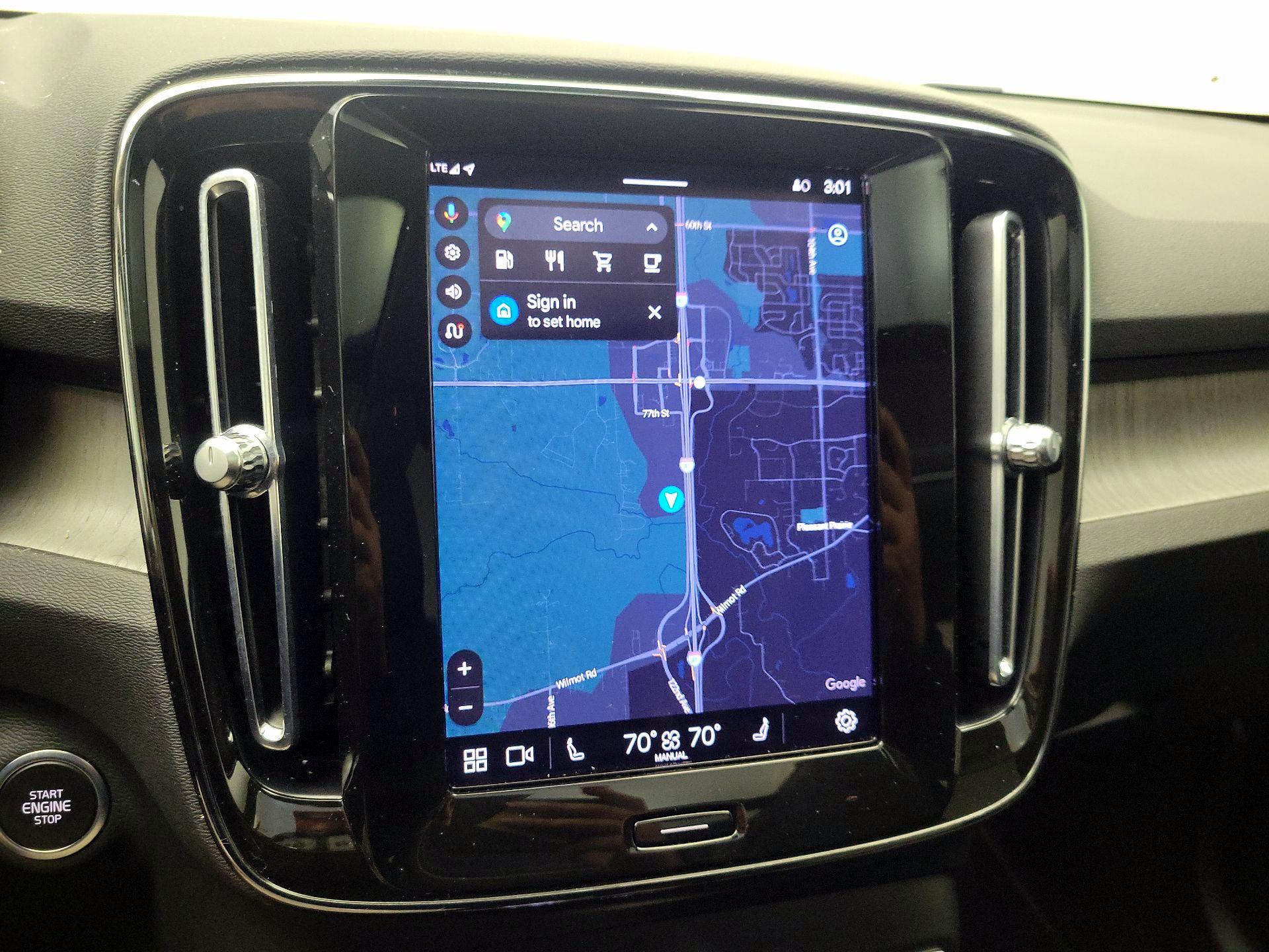 Thumbnail: 2023 Volvo XC40 - 14