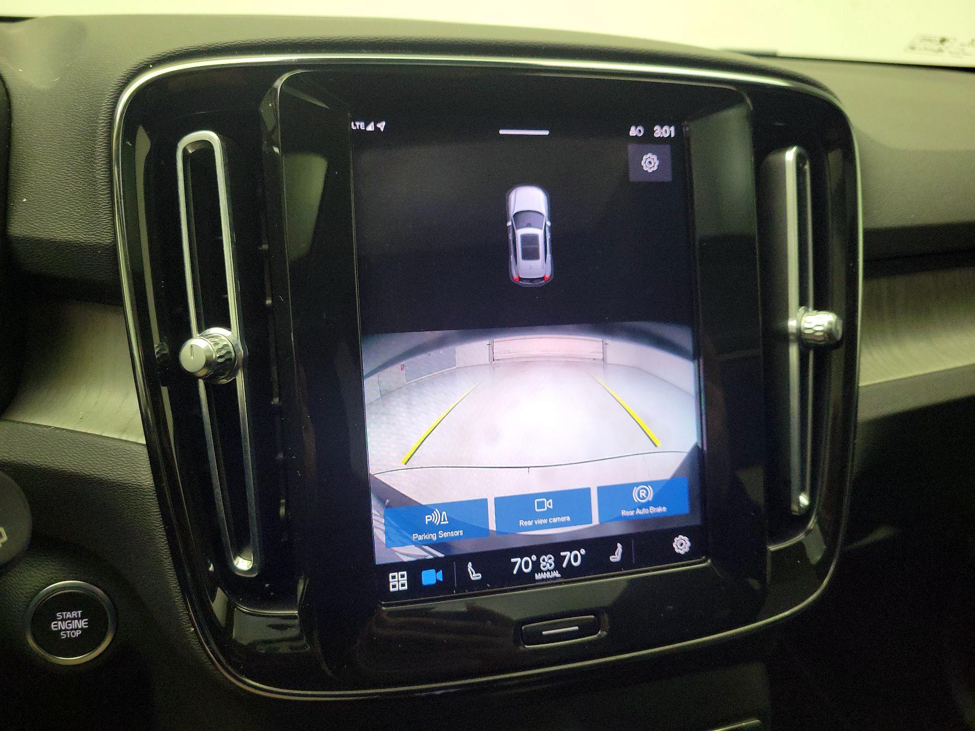 Thumbnail: 2023 Volvo XC40 - 15