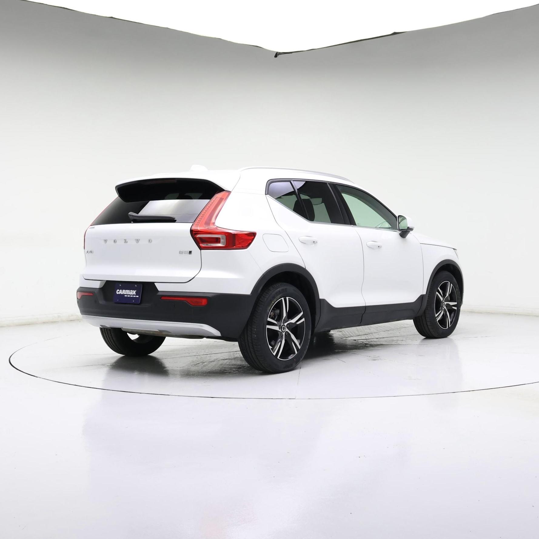 Thumbnail: 2023 Volvo XC40 - 8