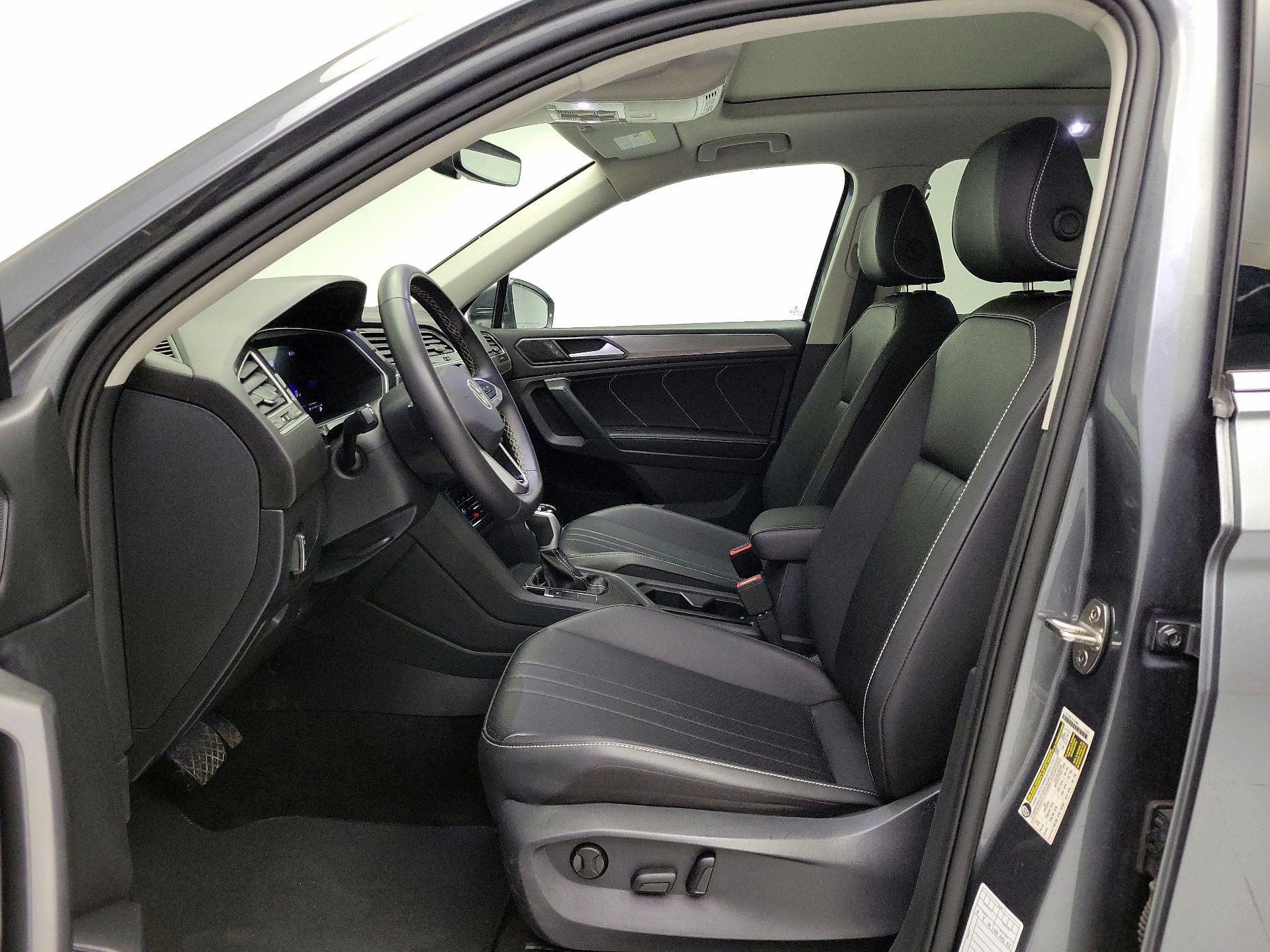 Thumbnail: 2024 Volkswagen Tiguan - 11