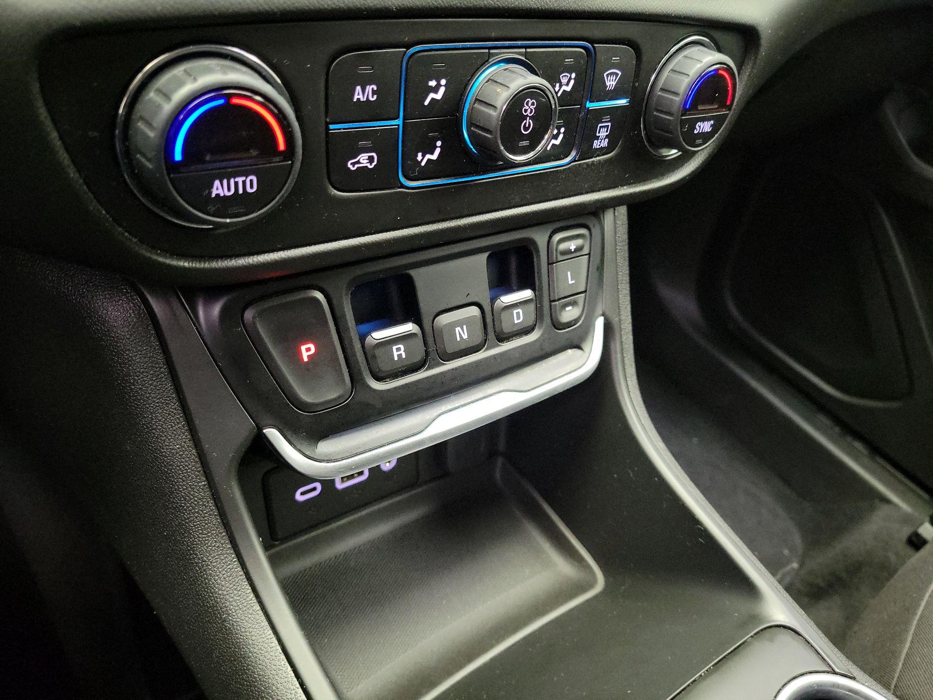 Thumbnail: 2021 GMC Terrain - 16