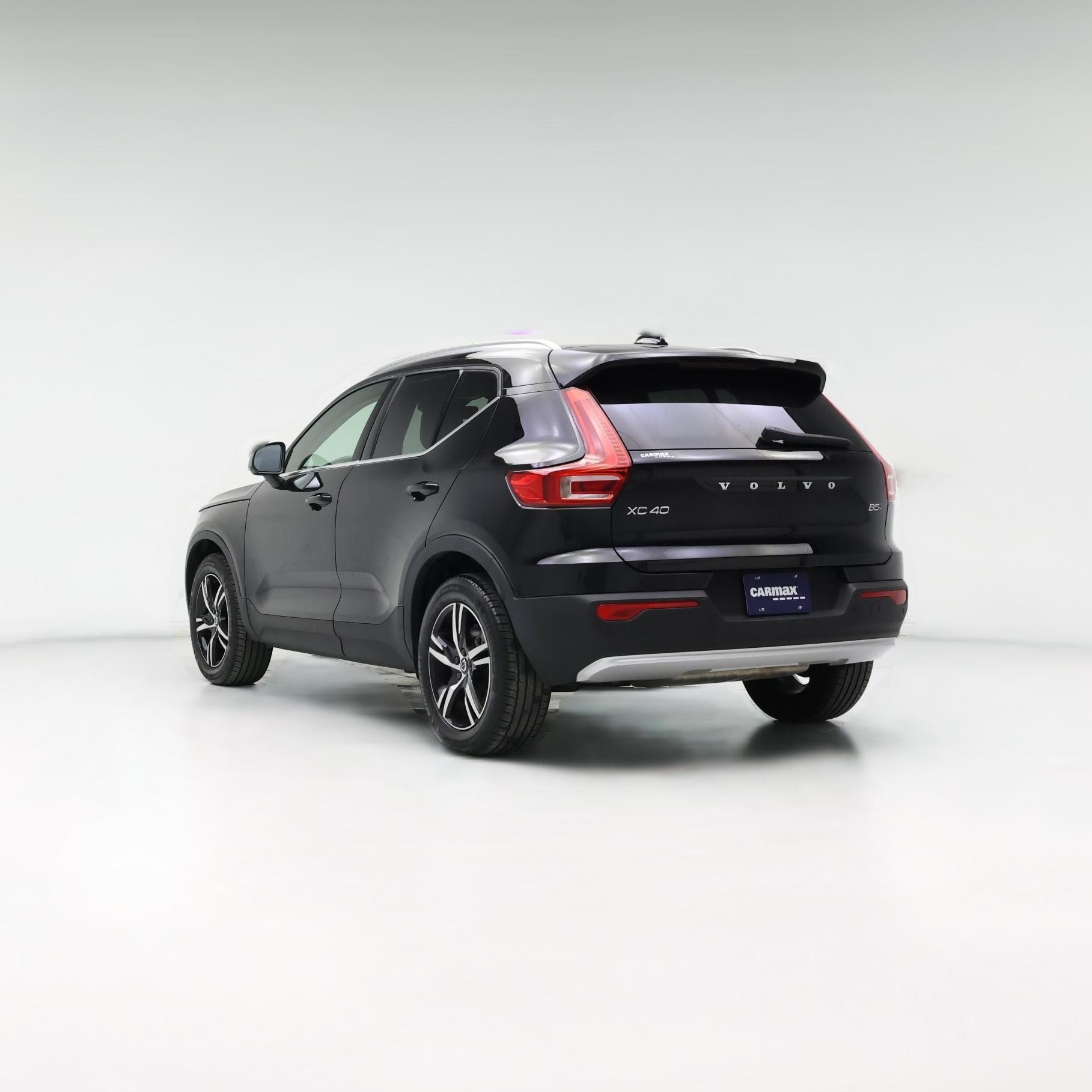 Thumbnail: 2023 Volvo XC40 - 1