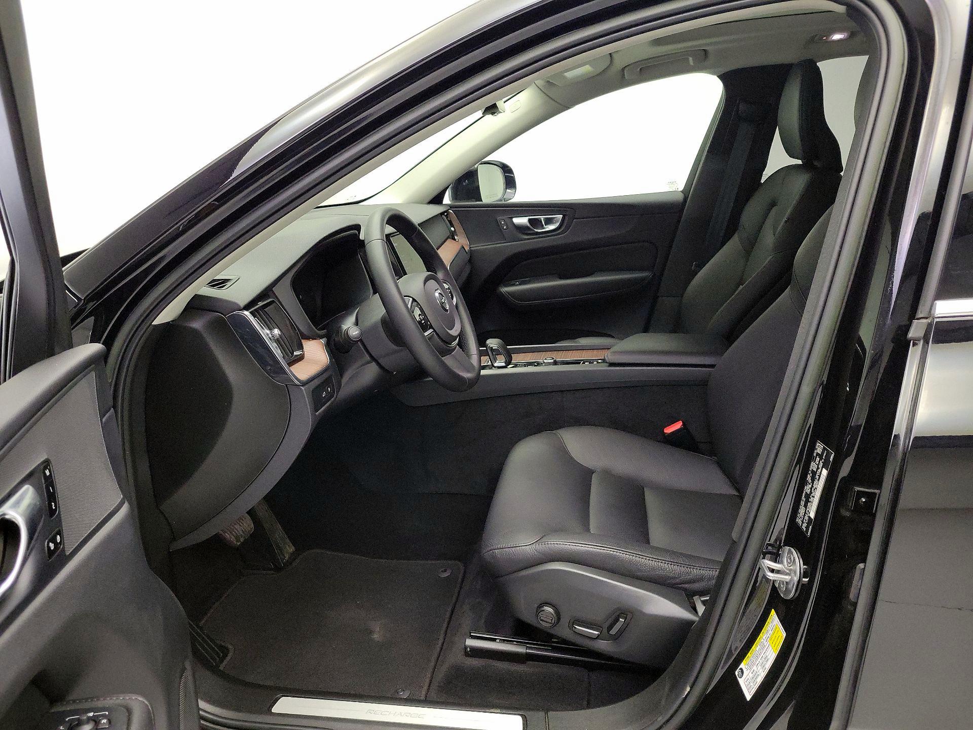 Thumbnail: 2023 Volvo XC60 - 11