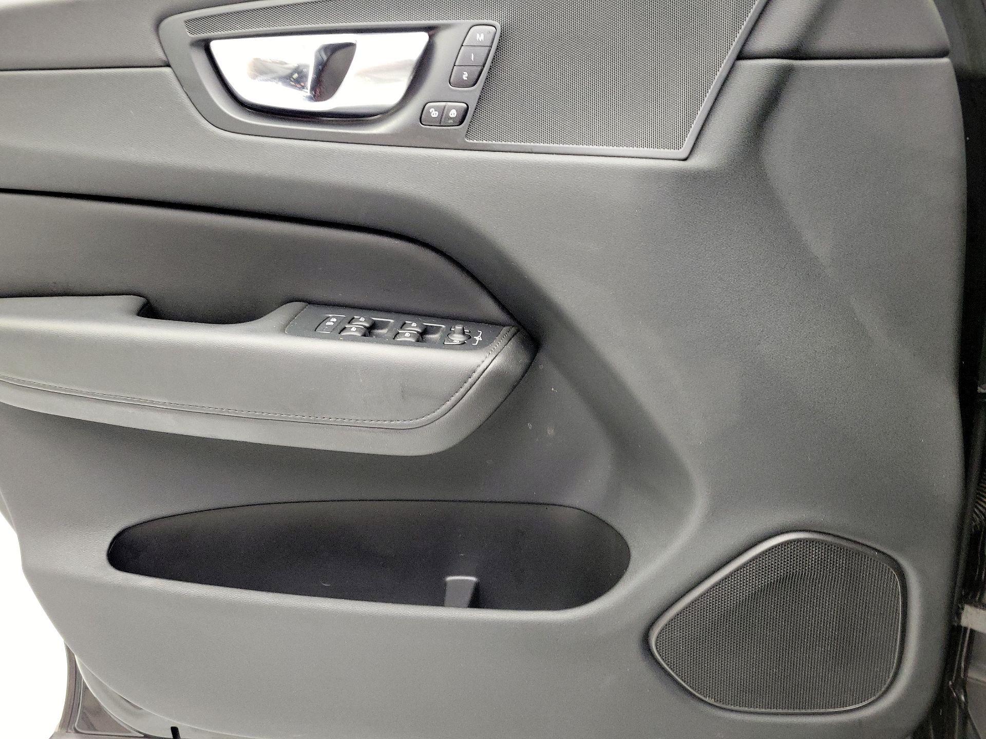 Thumbnail: 2023 Volvo XC60 - 12