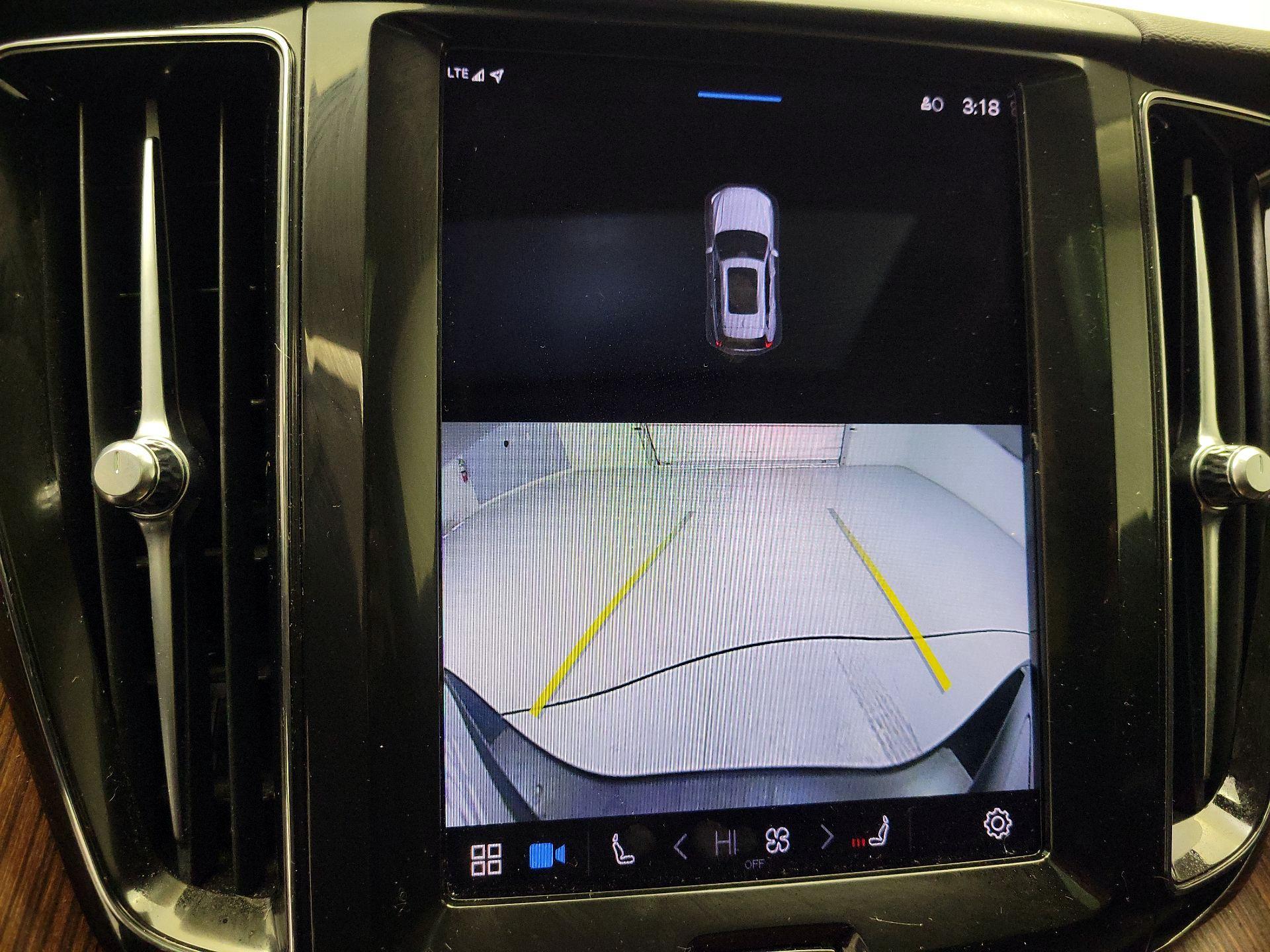 Thumbnail: 2023 Volvo XC60 - 13