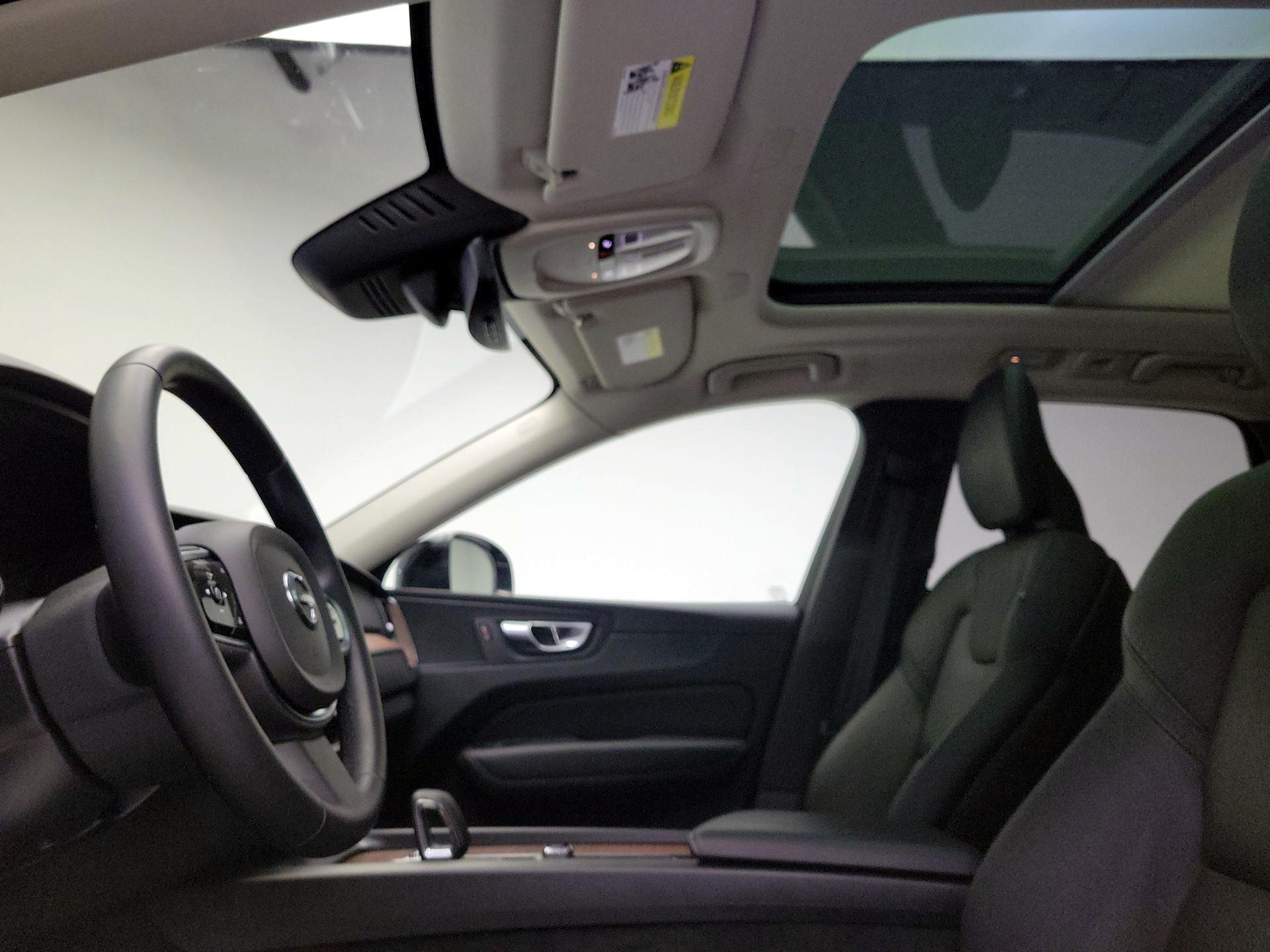 Thumbnail: 2023 Volvo XC60 - 17