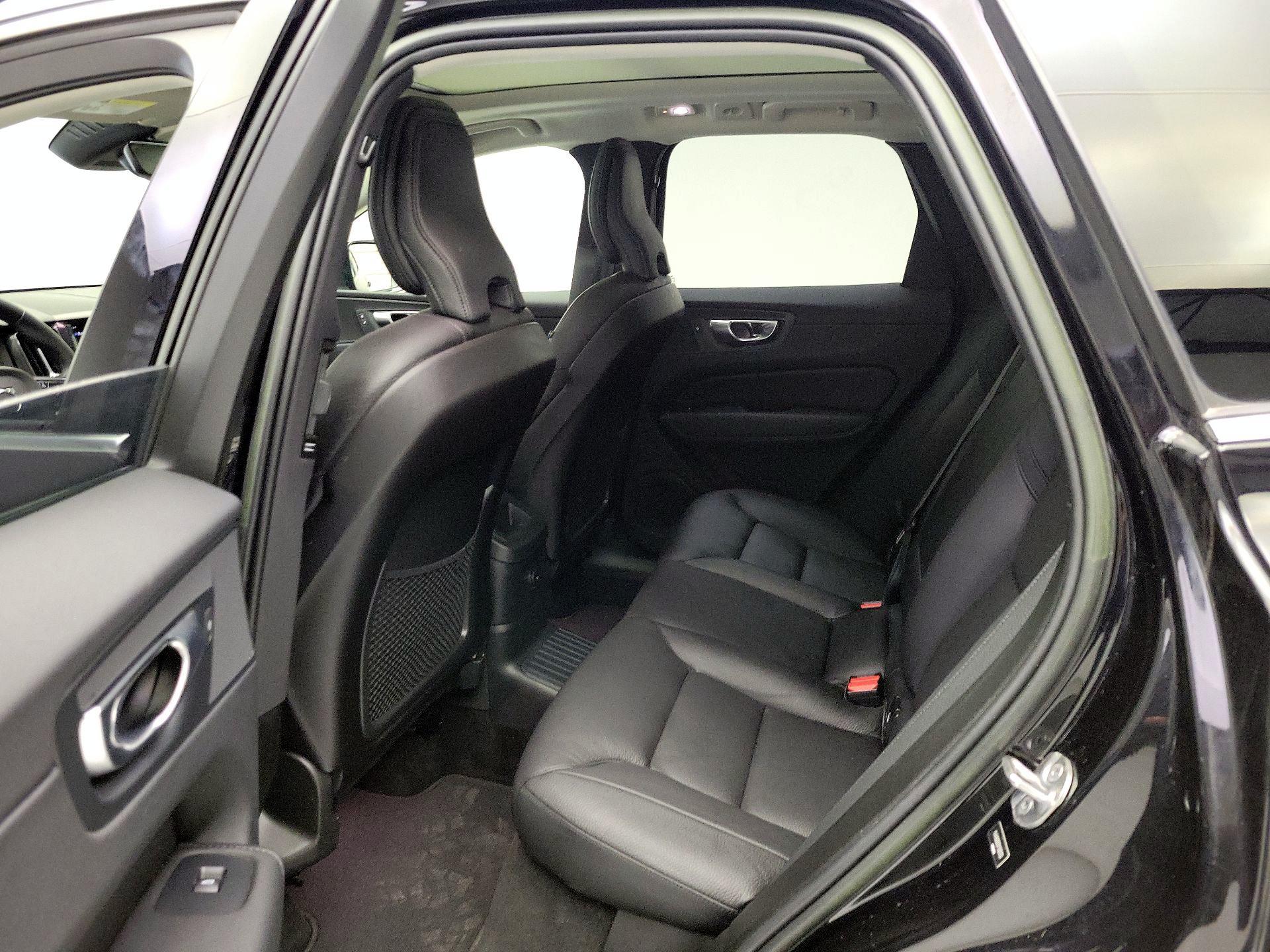 Thumbnail: 2023 Volvo XC60 - 18