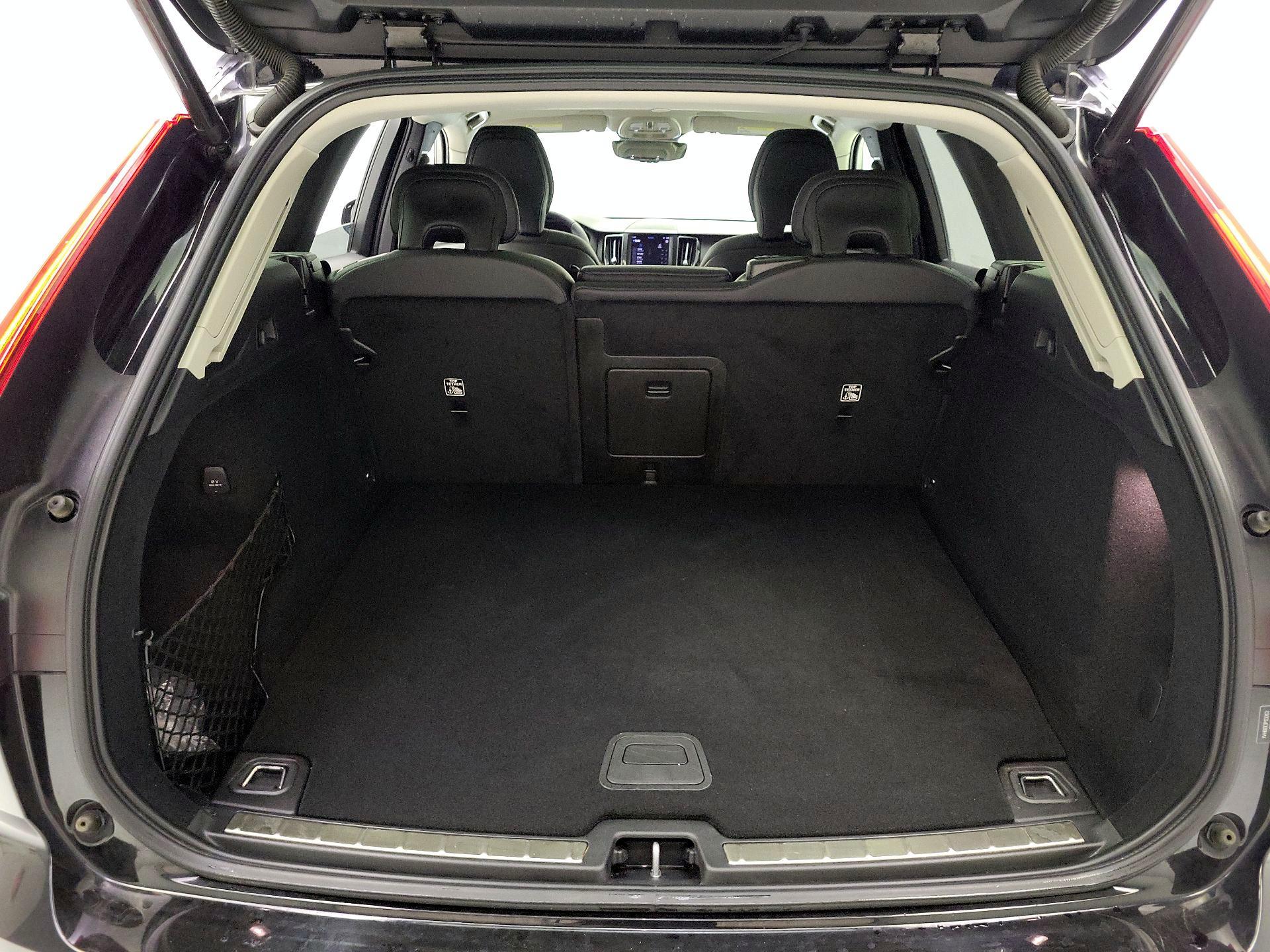 Thumbnail: 2023 Volvo XC60 - 19