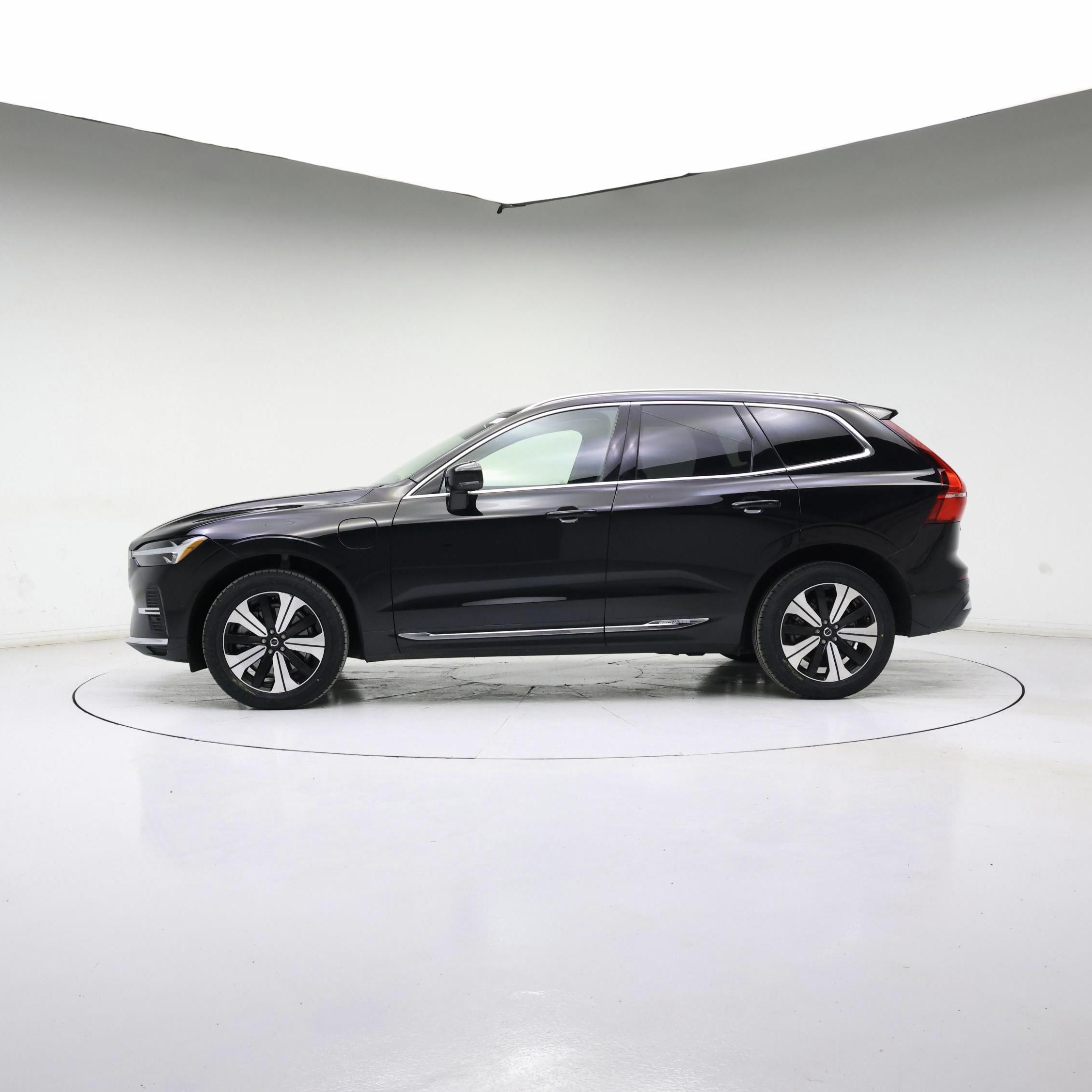Thumbnail: 2023 Volvo XC60 - 3