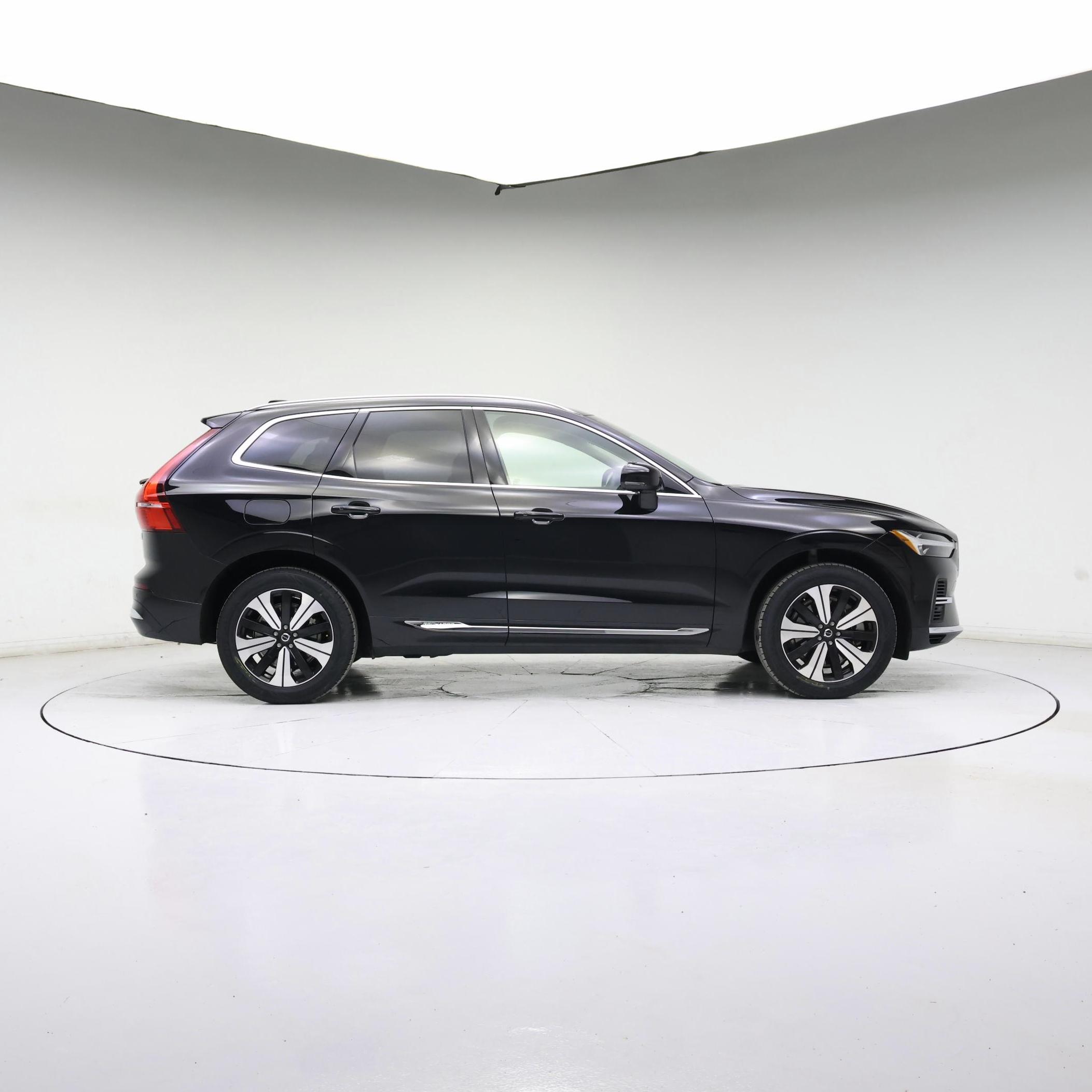 Thumbnail: 2023 Volvo XC60 - 7