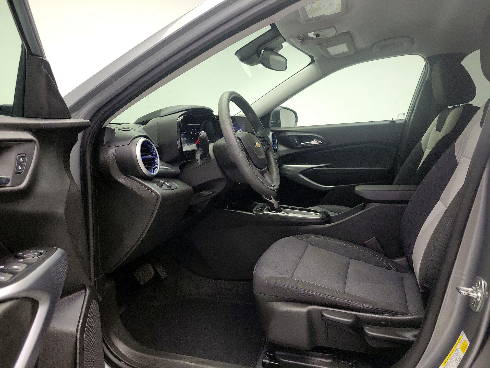 Thumbnail: 2024 Chevrolet Trax - 11