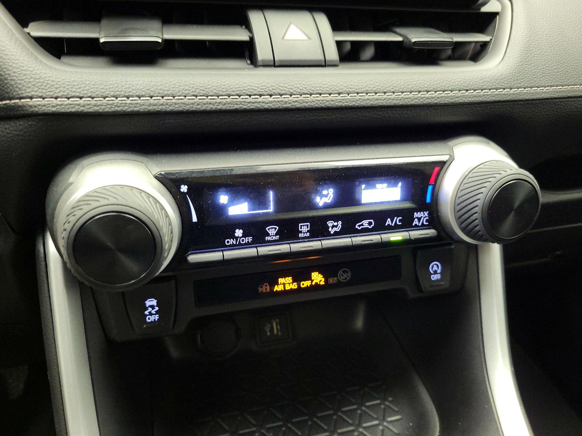 Thumbnail: 2025 Toyota RAV4 - 16