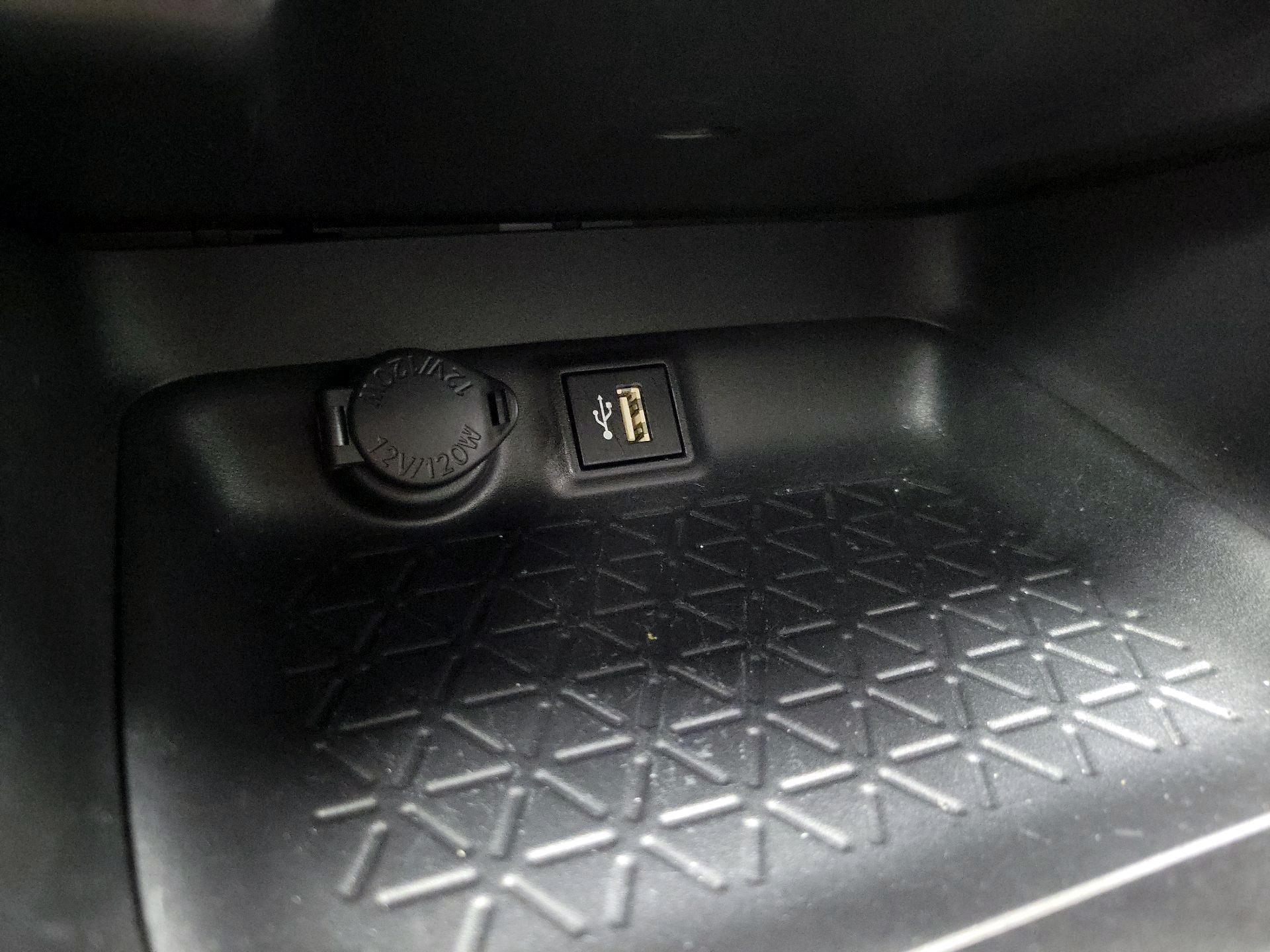 Thumbnail: 2025 Toyota RAV4 - 18