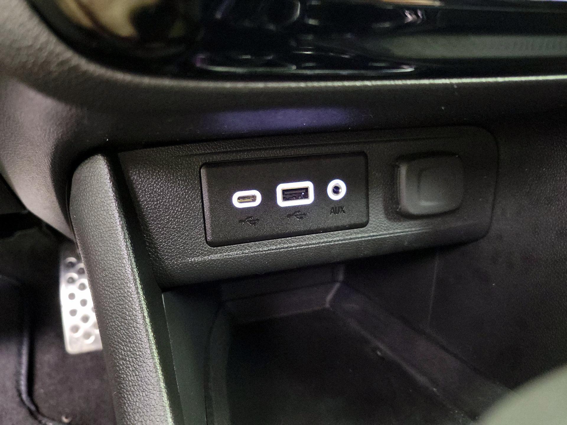 Thumbnail: 2023 Buick Encore GX - 18