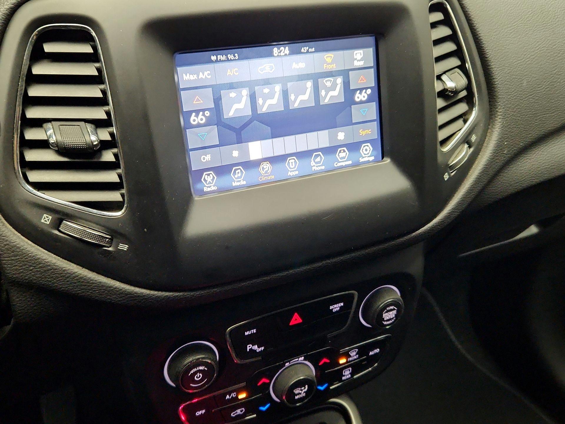 Thumbnail: 2018 Jeep Compass - 15