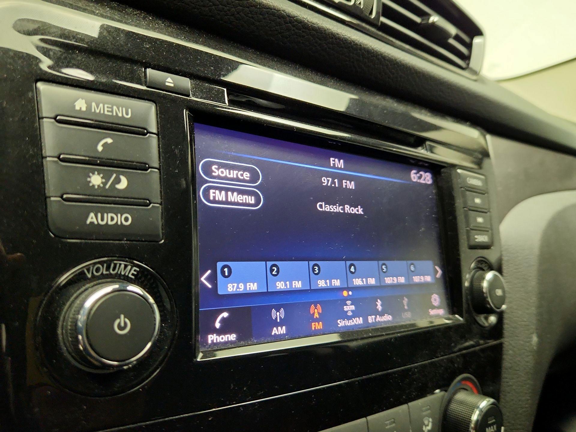 Thumbnail: 2022 Nissan Rogue Sport - 15