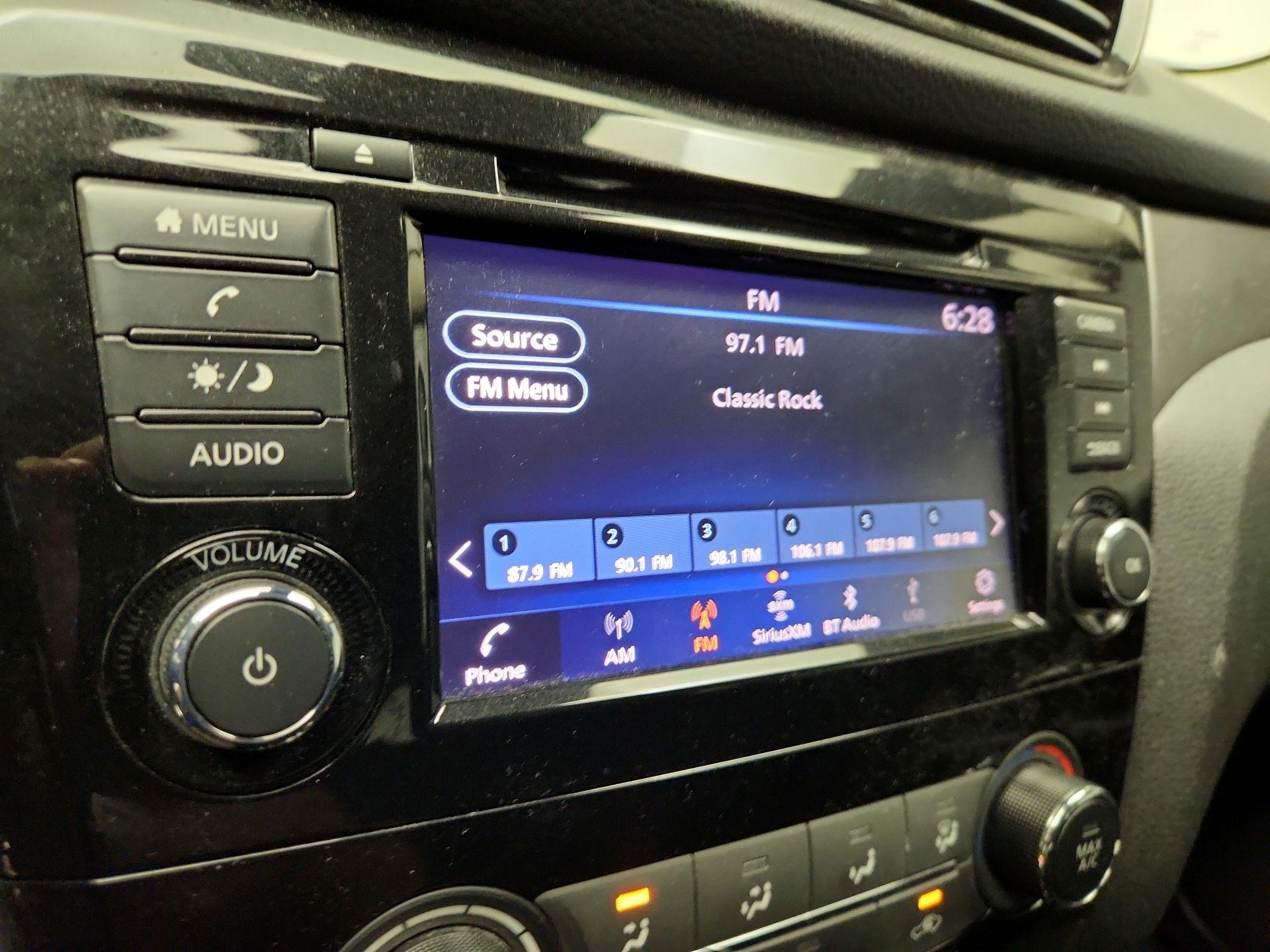 Thumbnail: 2022 Nissan Rogue Sport - 16